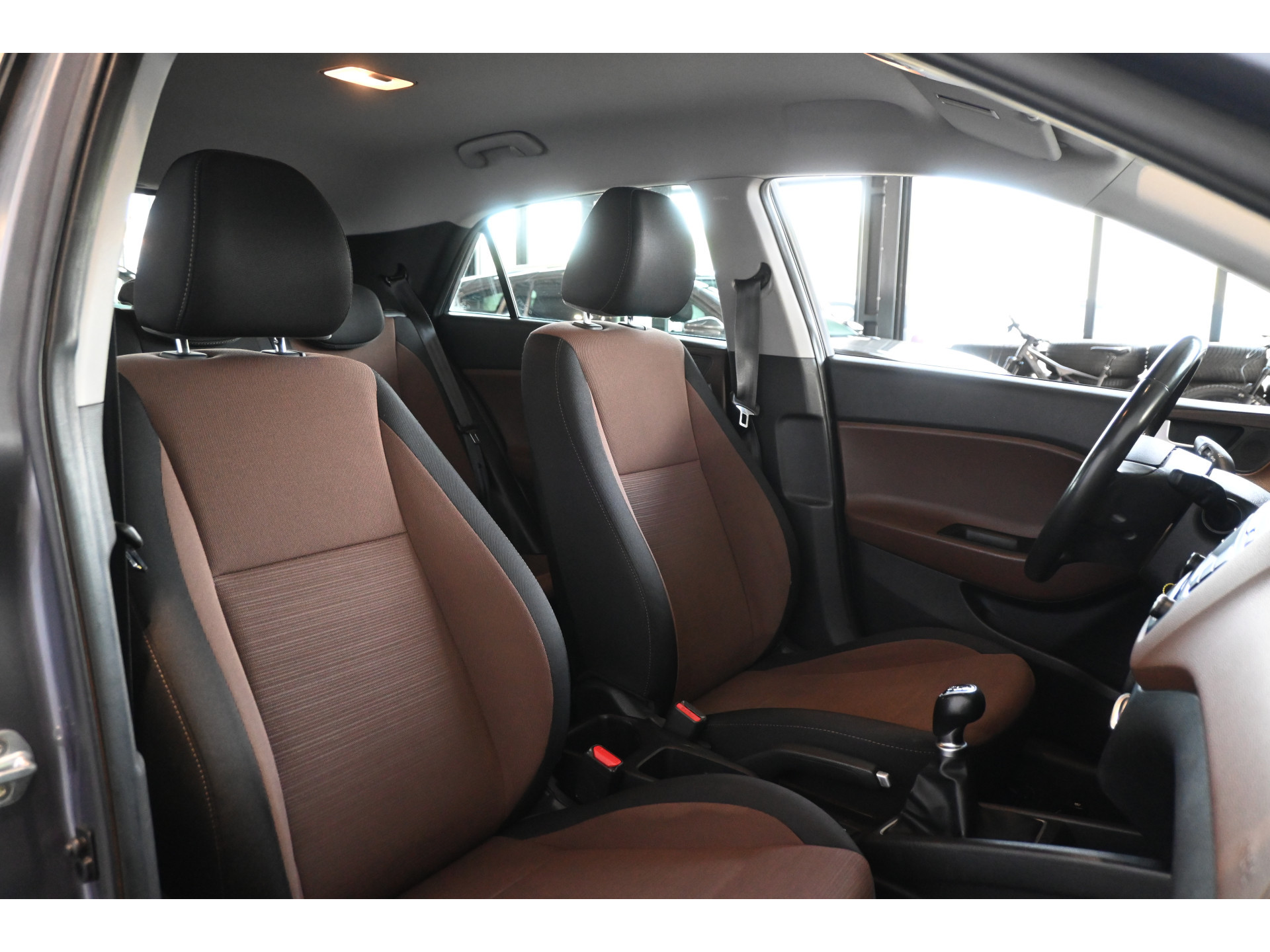 Hyundai i20 1.2 HP i-Motion Nap! Airco Cruise control Trekhaak Rijklaarprijs Inruil Mogelijk!