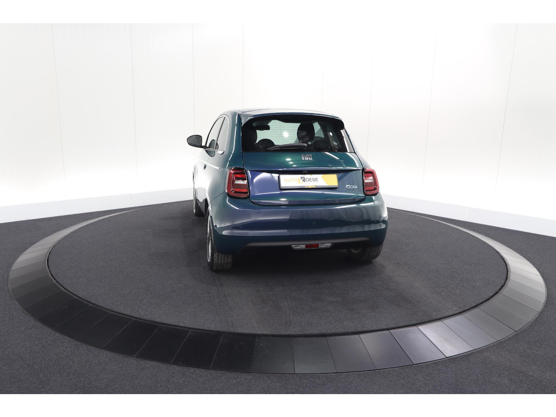 Fiat 500 Icon 42 kWh | 96,1% SOH | Convenience Pack | Camera | Dodehoekdetectie | Stoelverwarming