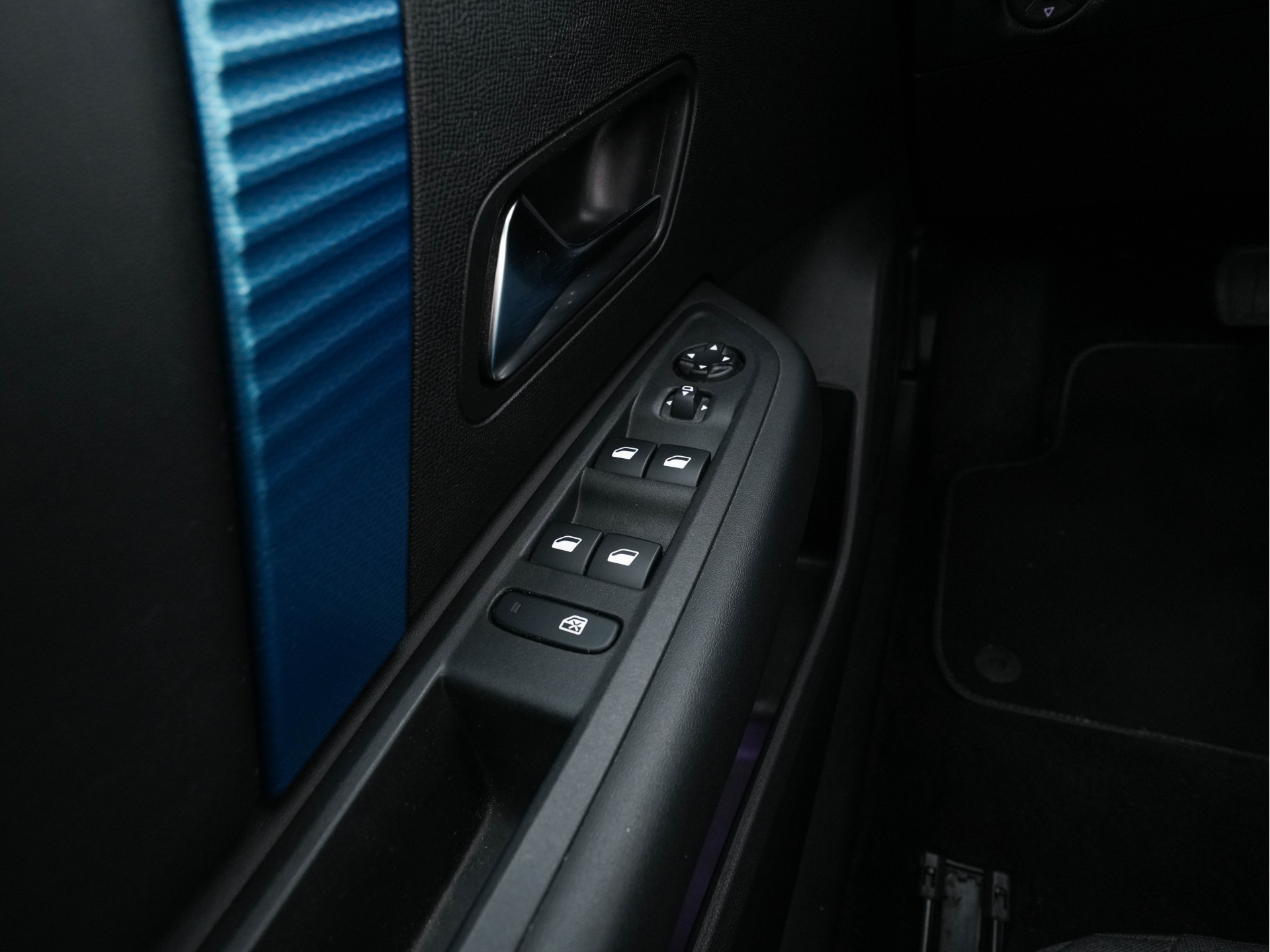 Citroën Ë-C4 Feel 50 kWh [ 3-Fase-11kW ] (INCL-BTW) *PANO | HEAD-UP | LEATHER-FABRIC | FULL-LED | DIGI-COCKPIT | BLINDSPOT | CARPLAY | COMFORT-SEATS | ECC | LANE-ASSIST | KEYLESS | PDC | CRUISE | DAB  | CCS-FASTLOADER | 18''ALU*