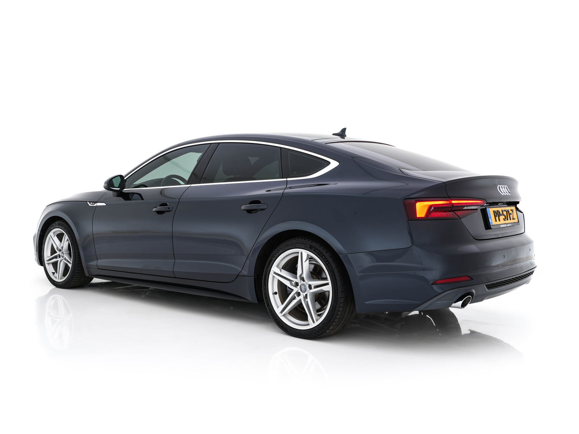 Audi A5 Sportback 1.4 TFSI S-Line Competition Aut. *FULL-LED | LEATHER-FABRIC | SPORT-SEATS | NAVI-FULLMAP | SHIFT-PADDLES | PRIVACY-GLASS | ECC | PDC | CRUISE | 18''ALU*