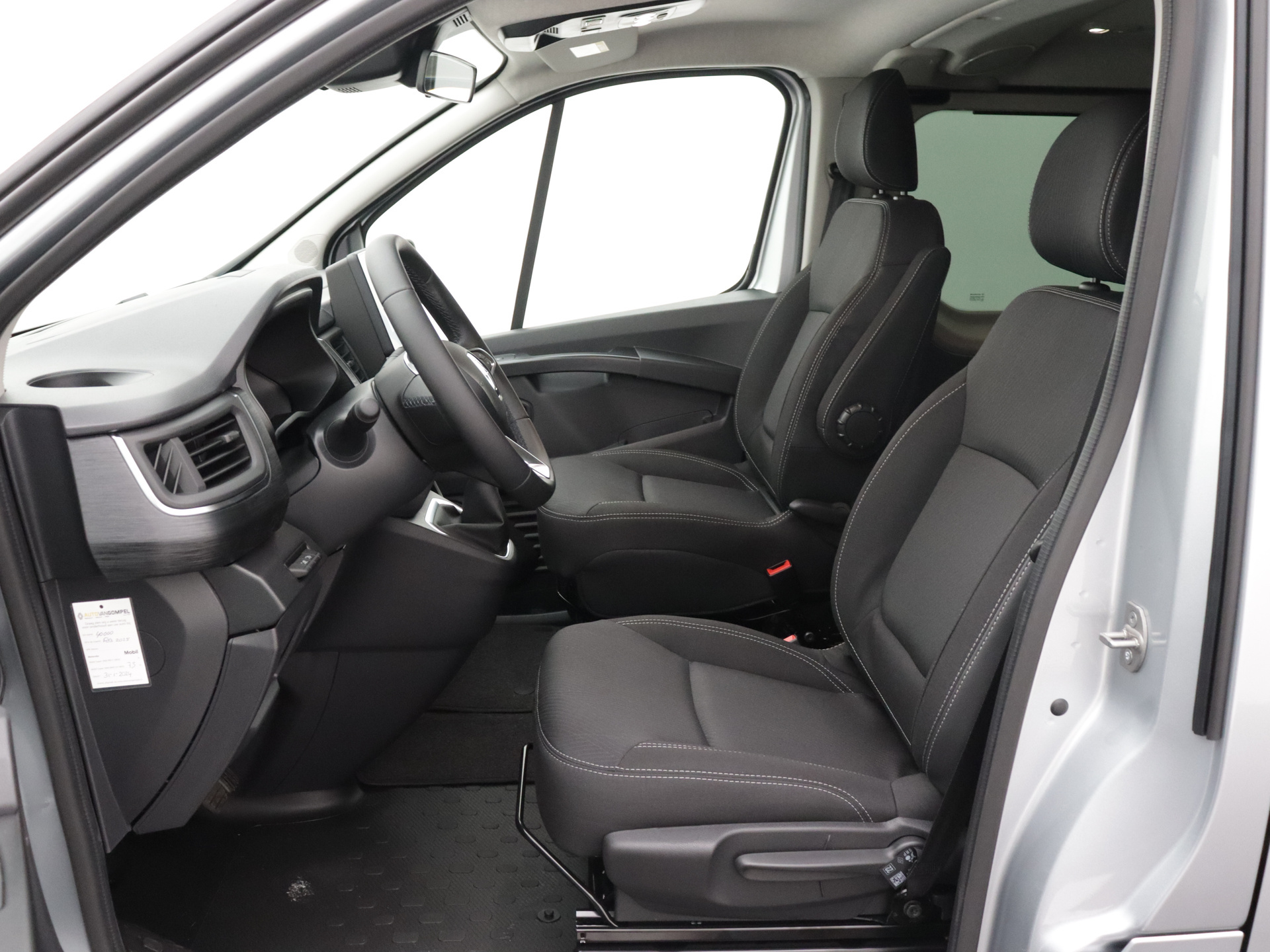 Renault Trafic 170PK L2H1 | 2 SCHUIFDEUREN | Luxe | DC DUBBEL CABINE BLACK EDITION | FULL OPTION | NAVIGATIE | CAMERA | KEYLESS | PARKEERSENSOREN