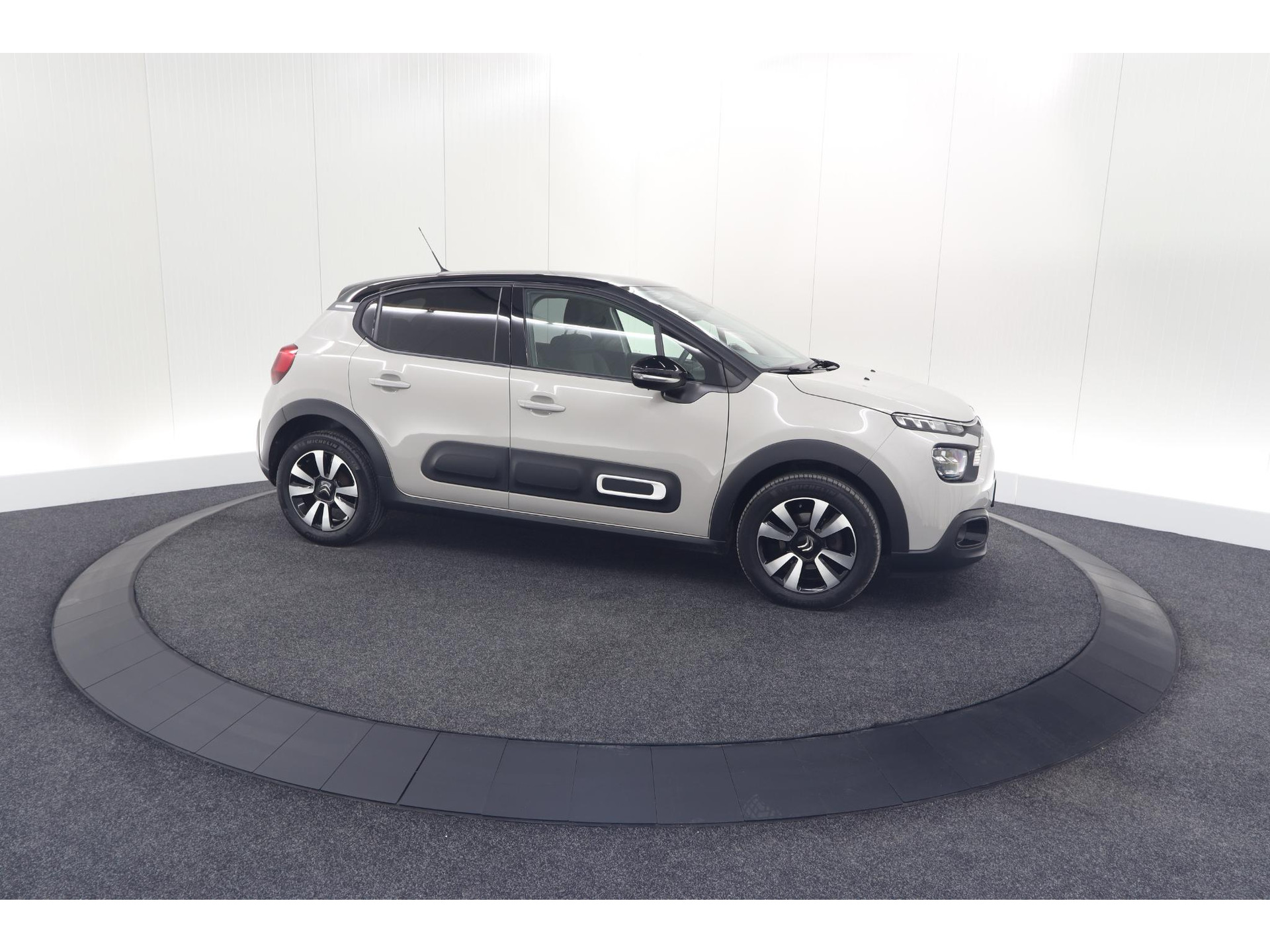 Citroen C3 PureTech 82 S&S Feel Edition | Apple Carplay | Parkeersensoren | Stoelverwarming | Climate Control