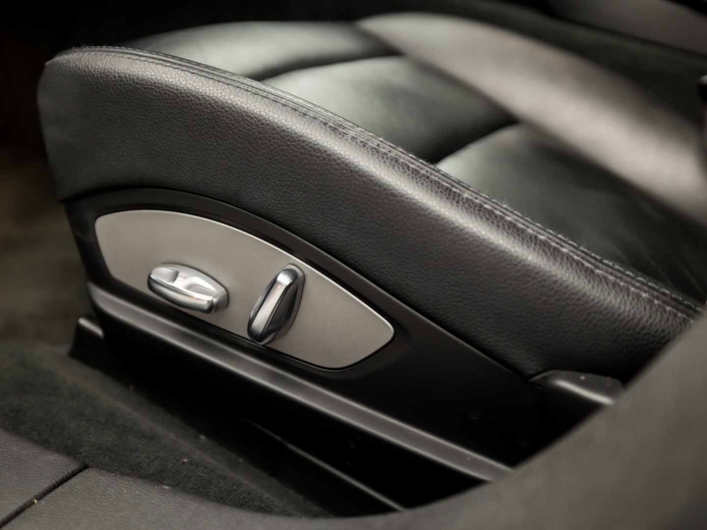 Porsche Panamera 3.6 4 Sport 299Pk Automaat (SCHUIFDAK, LUCHTVERING, NAVIGATIE, BOSE AUDIO, ELEK SPORTSTOELEN, STOELVERWARMING, ELEK SPOILER, PARKEERSENSOREN, NIEUWSTAAT)