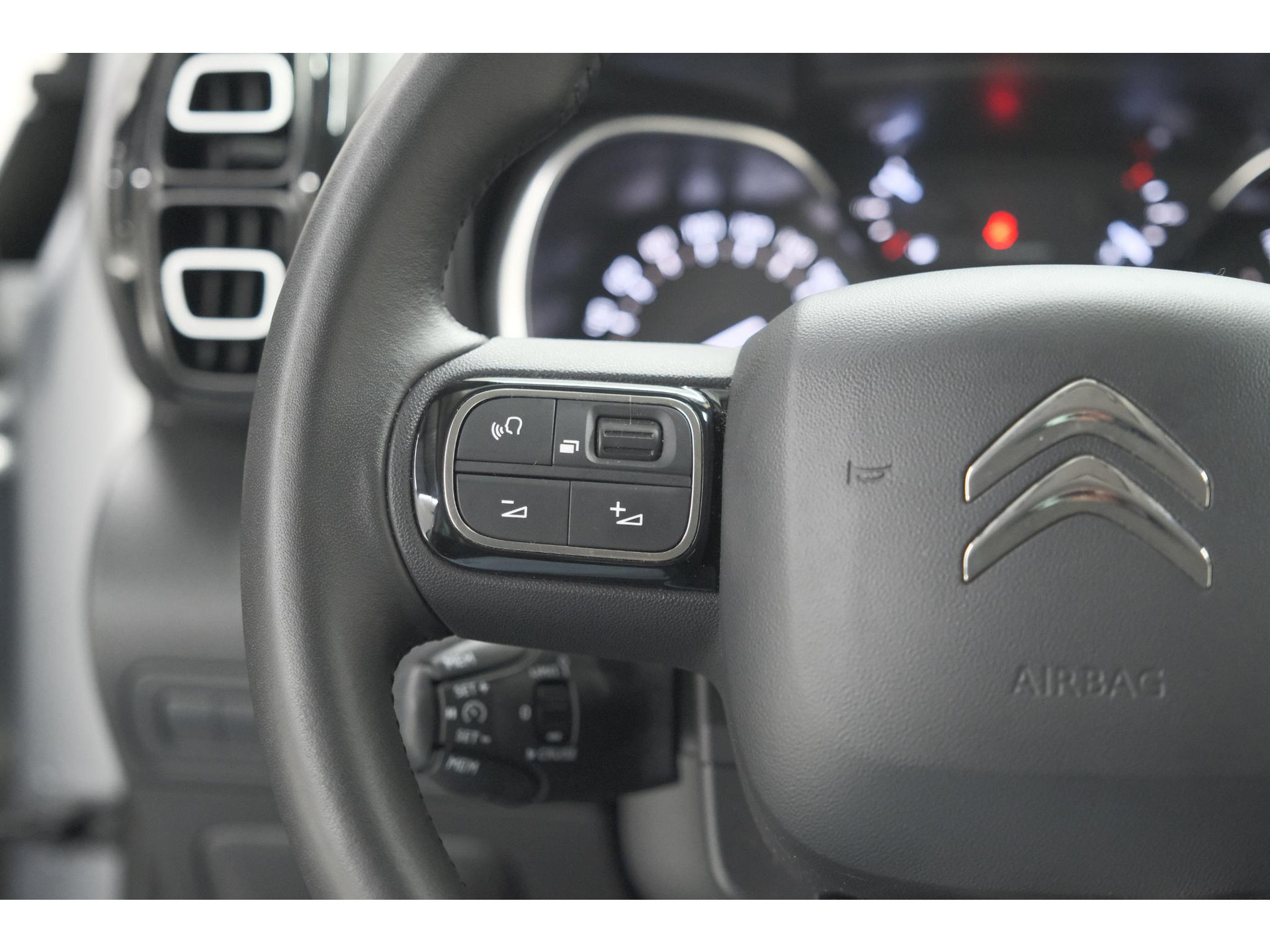 Citroen C3 Aircross PureTech 130 EAT6 Plus | Stoelverwarming | Apple Carplay | Parkeersensoren