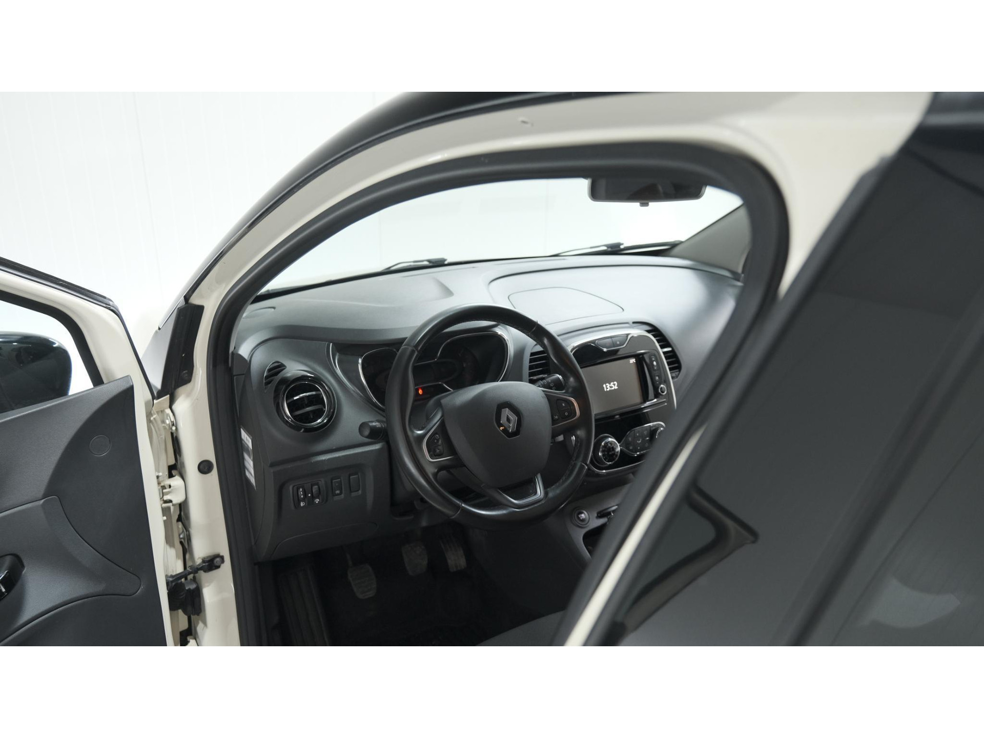 Renault Captur TCe 120 Dynamique | Trekhaak | Camera | R-Link Navigatie | Parkeersensoren