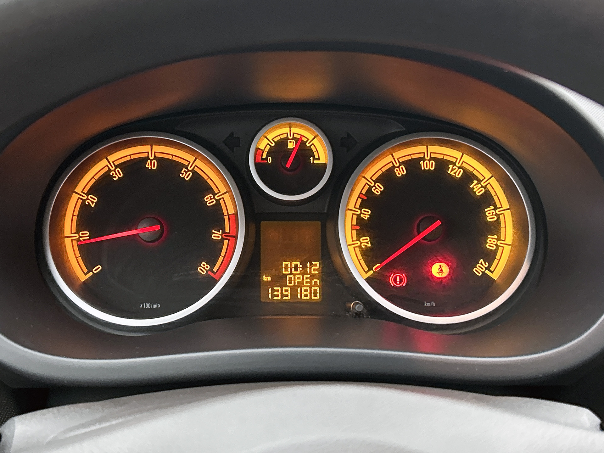 Opel Corsa 1.4-16V 90PK Enjoy | AIRCO | CRUISE CONTROL | Zeer mooie auto | Elektr. ramen + spiegels