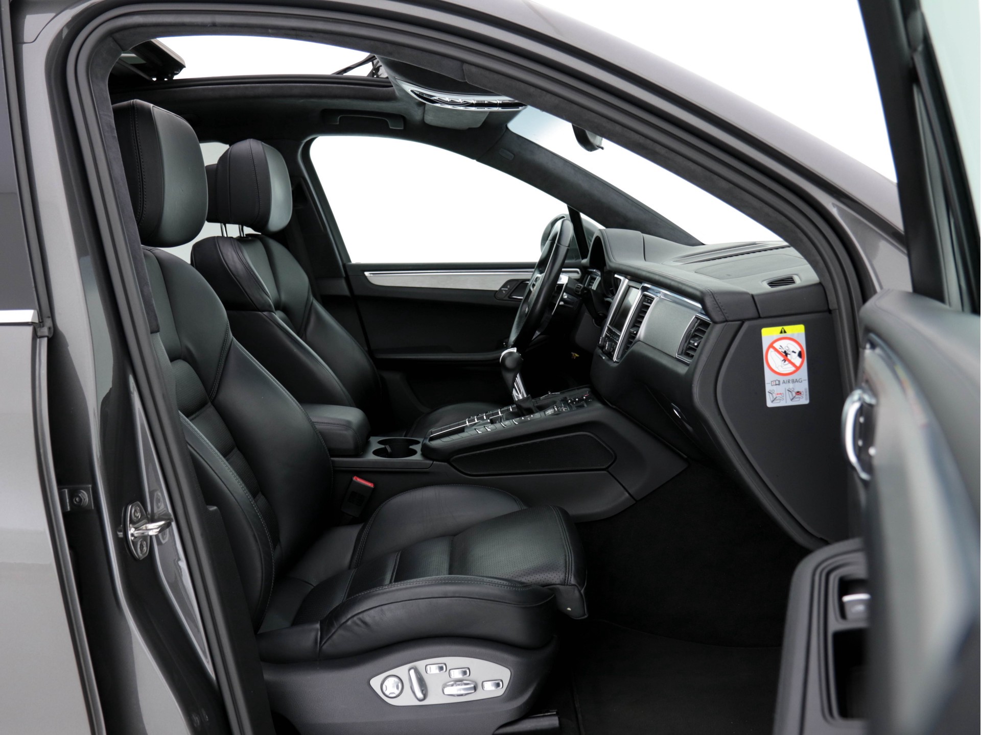 Porsche Macan 3.6 Turbo Aut. *PANO | XENON | FULL-LEATHER  | BOSE-SOUND | NL-AUTO | NAVI-PROF | XENON | COMFORT-SEATS | CAMERA | ECC | PDC | ALCANTARA | MODEL-2015*