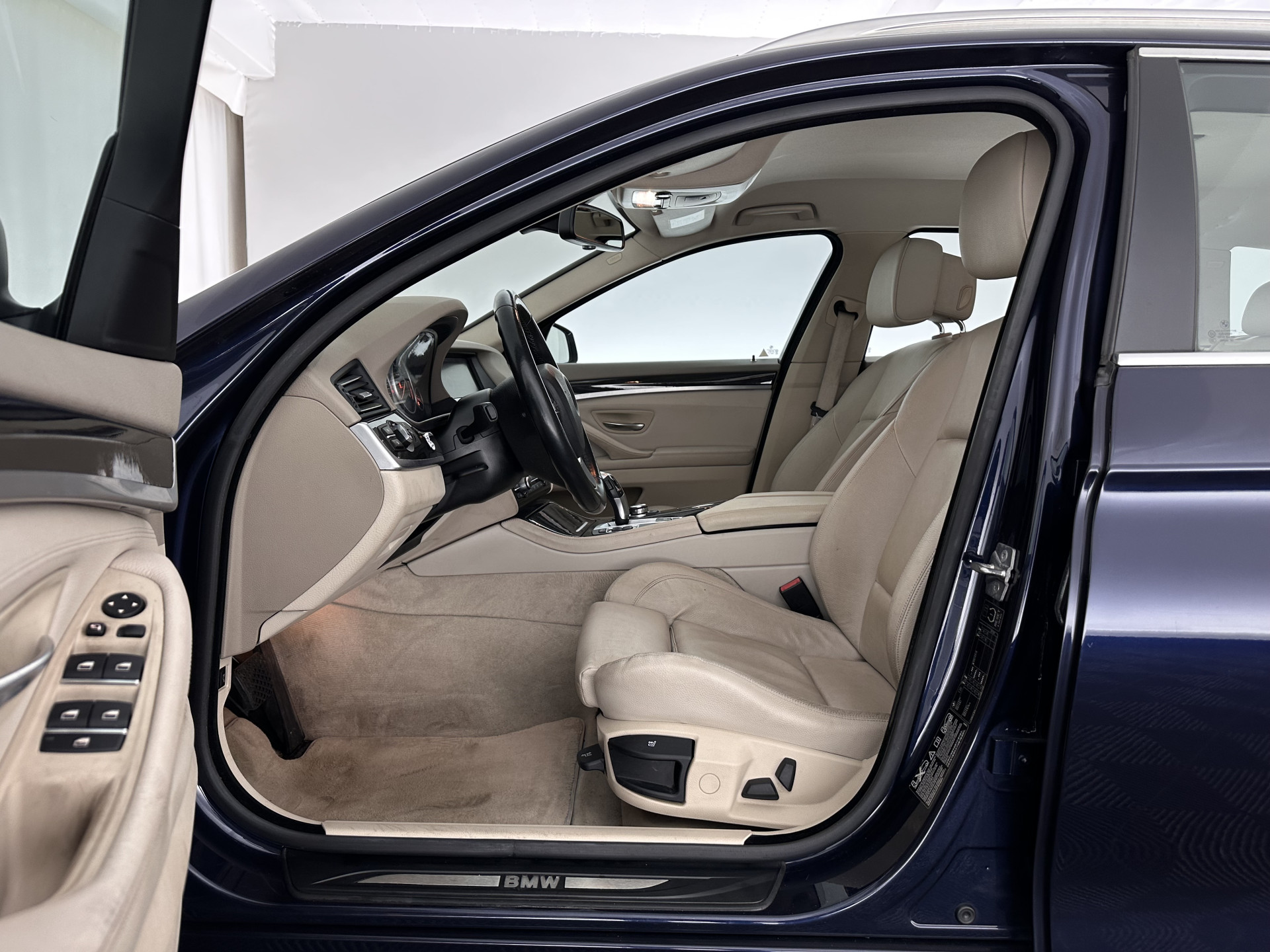 BMW 5-serie Touring 525xd High Executive AWD Aut*  LEATHER | BI-XENON | HEATED-SPORTSEATS | NAVI-FULLMAP | ECC | PDC | 17"ALU*