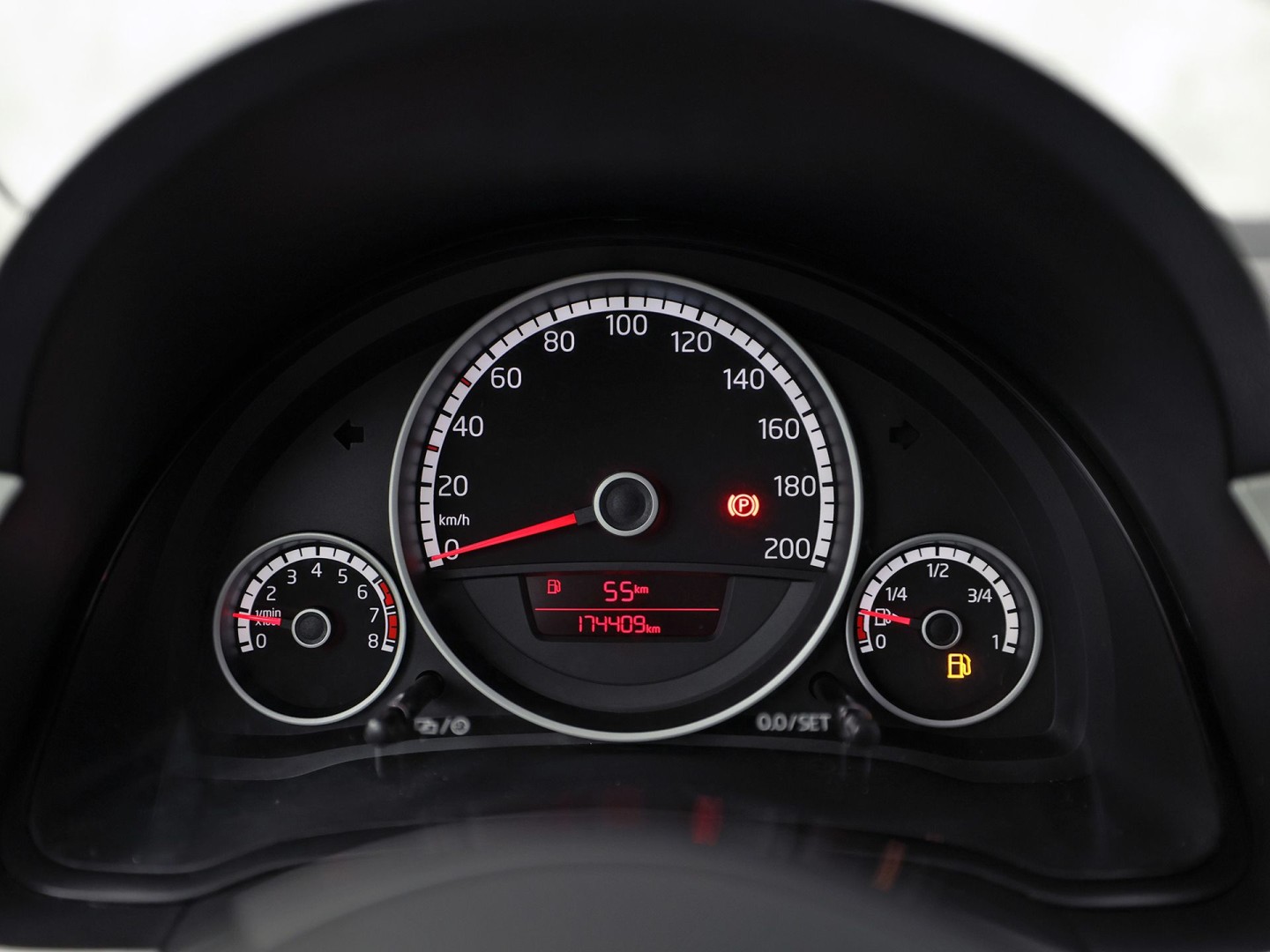 Volkswagen up! 1.0 high up! (NAVIGATIE, 5 DEURS, GETINT GLAS, LM VELGEN, SPORTSTOELEN, PARKEERSENSOREN, ELEK RAMEN, NIEUWSTAAT)