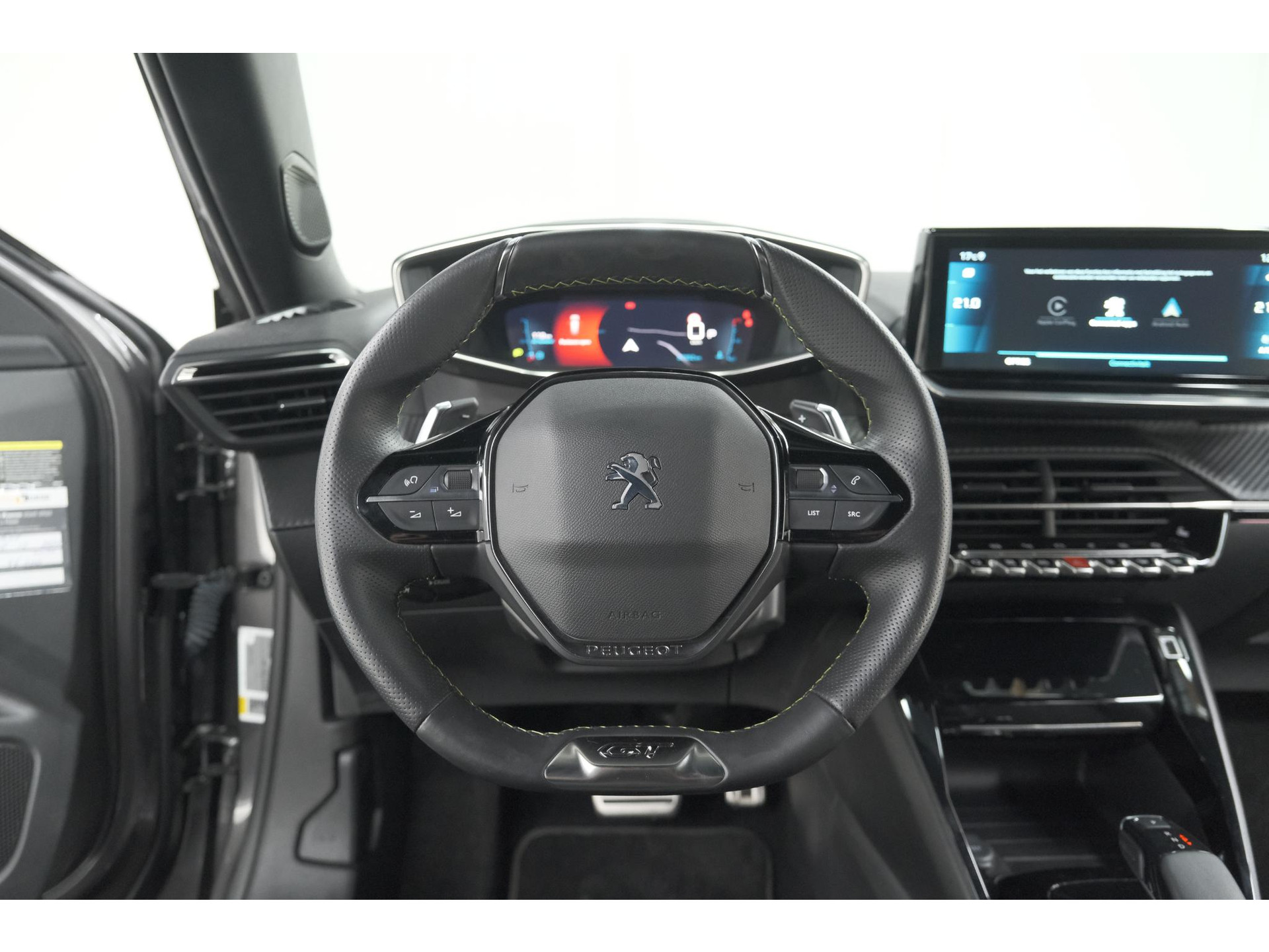 Peugeot 2008 PureTech 130 EAT8 GT | Camera | Dodehoekdetectie | Apple Carplay | Pack Winter