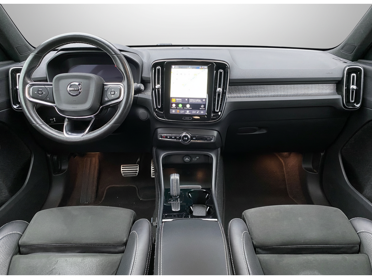 Volvo XC40 Recharge P8 AWD R-Design 408 pk | apple carplay | stoel-stuurverwarming | leder-alcantara | elektr. a. klep | BTW
