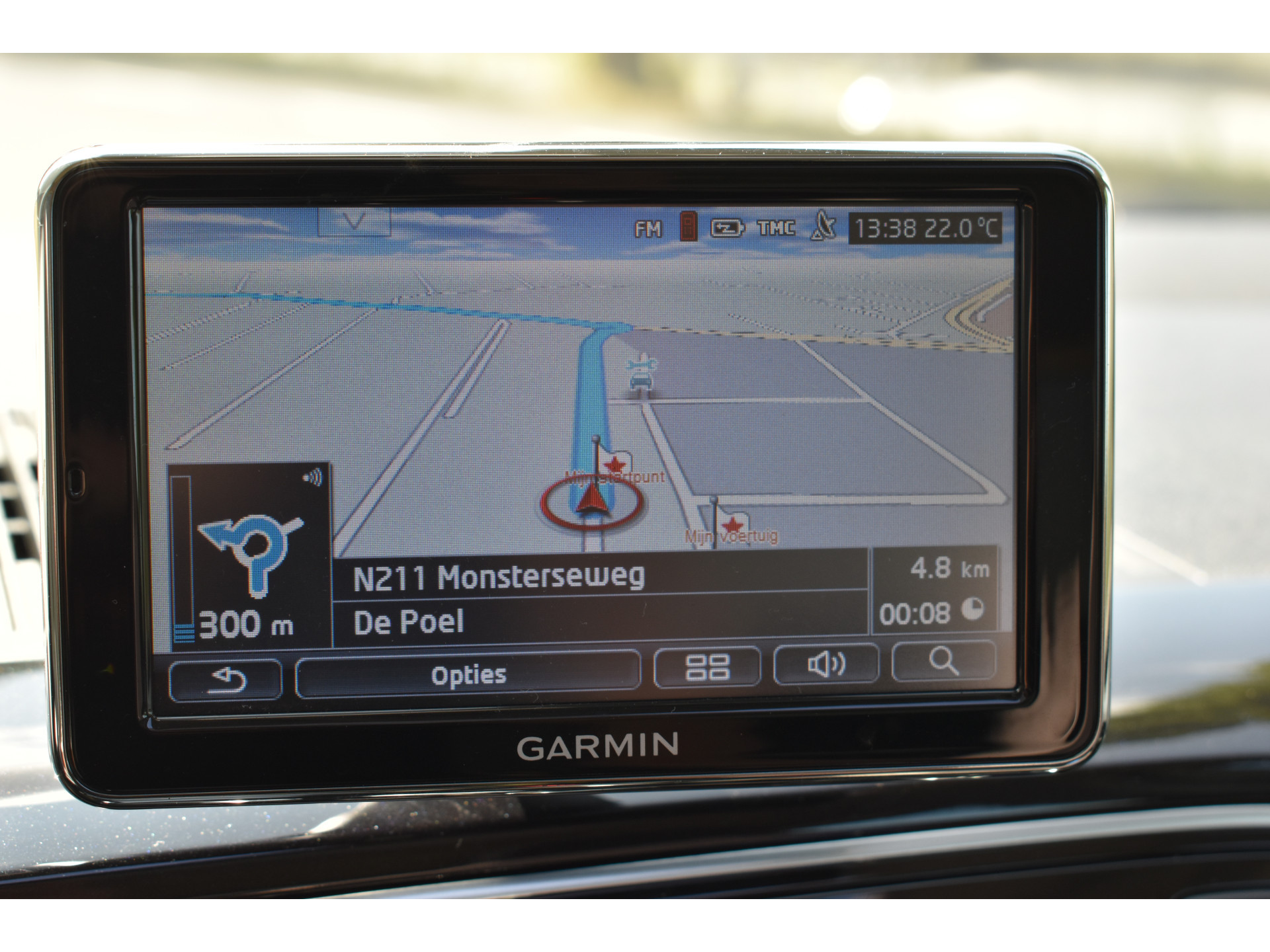 Volkswagen Up! 1.0 high up! BlueMotion Panodak Navigatie Pdc Lage km-stand