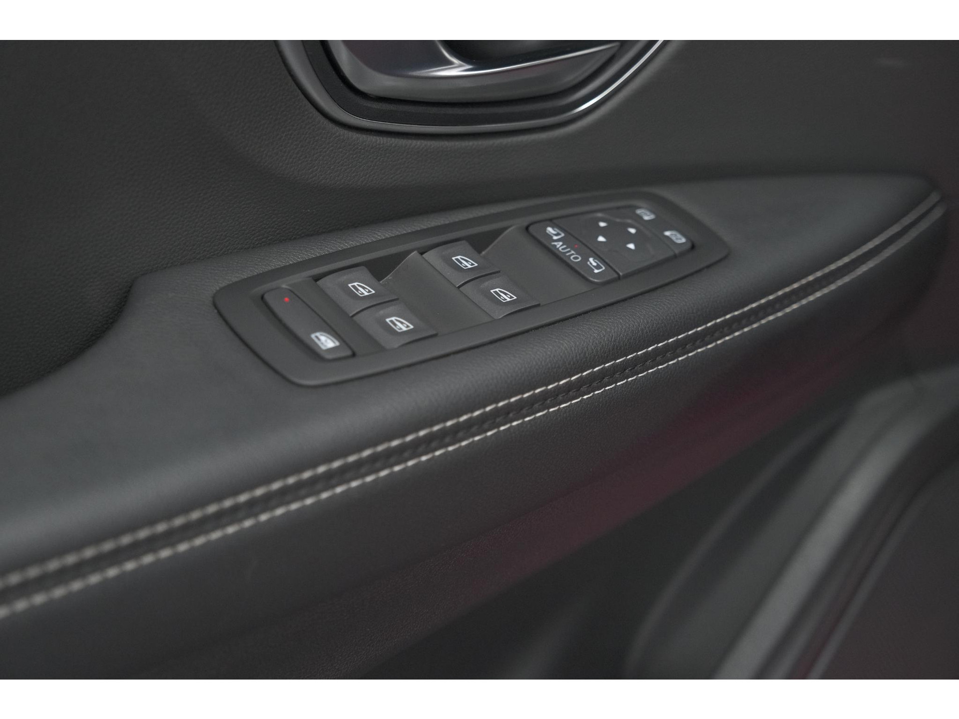 Renault Scénic TCe 140 EDC Limited | Camera | Stoelverwarming | Navigatie | Apple Carplay