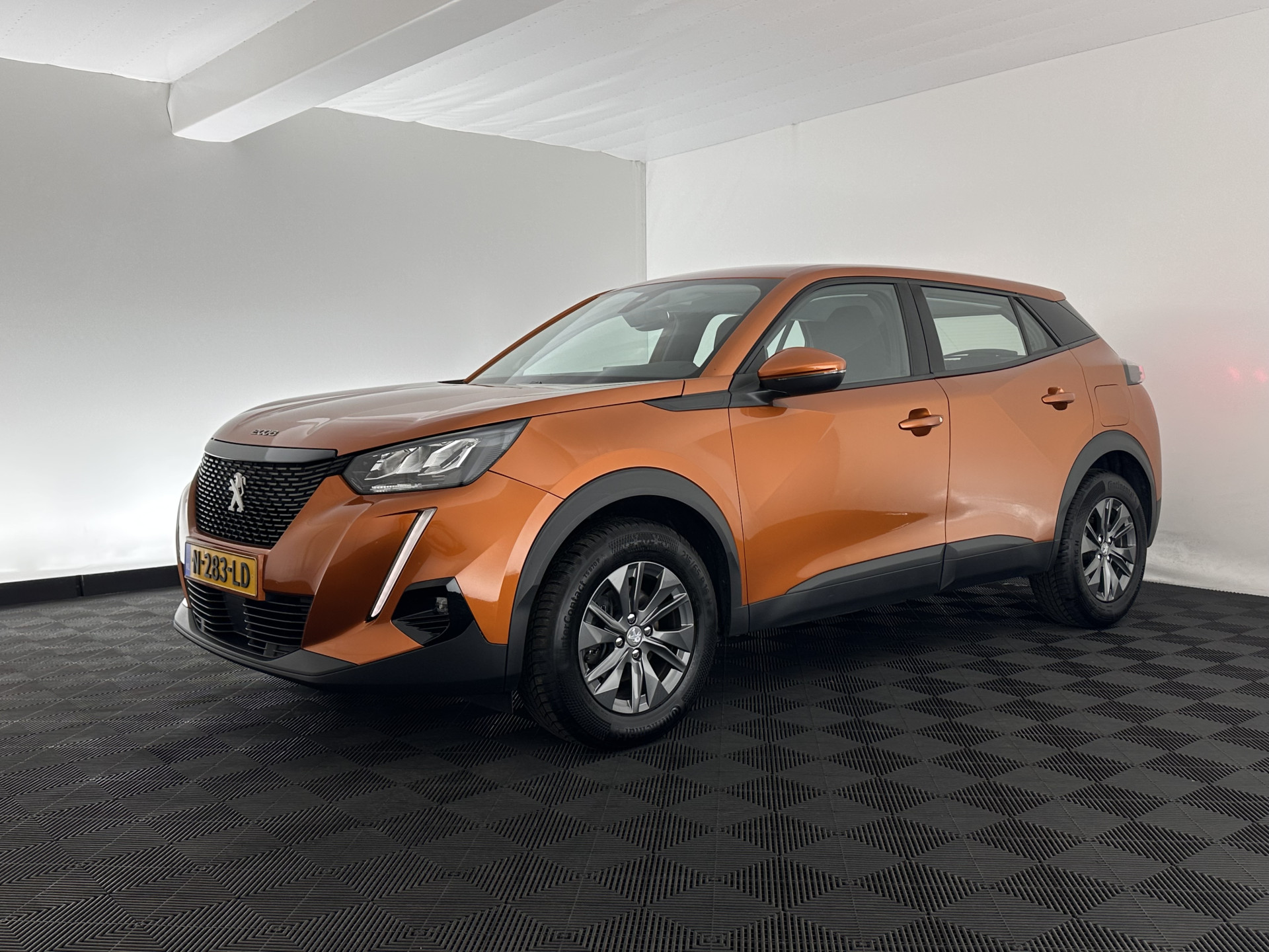 Peugeot 2008 1.2 PureTech Blue Lease Active (INCL-BTW) Aut. *FULL-LED | NAVI-FULLMAP | DIGI-COCKPIT | HEATED-SPORTSEATS | CAMERA | SHIFTPADDLES | ECC | PDC | CRUISE | CARPLAY  | TOWBAR | 16"ALU*