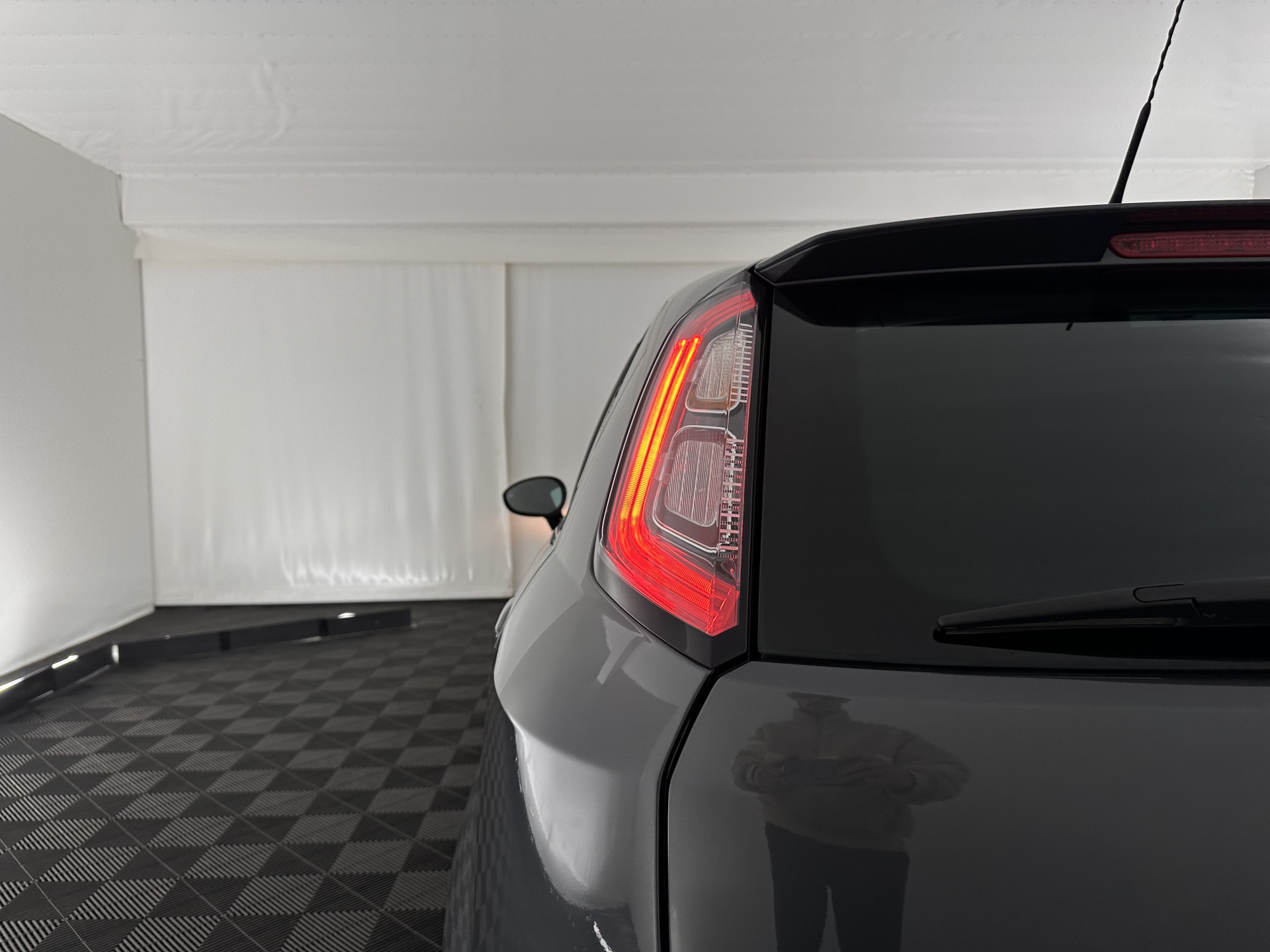 Fiat Punto Evo 1.3 M-Jet Lounge *SPORT-SEATS | MICROFIBRE | ECC | PDC | CRUISE | PRIVACY-GLASS | 15''ALU*