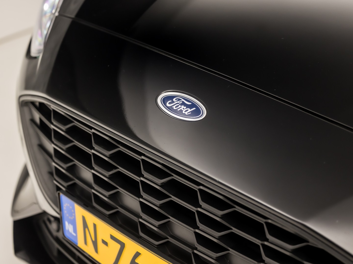 Ford Focus Wagon 1.0 EcoBoost ST Line Sport 125PK (APPLE CARPLAY, GROOT NAVI, STUUR/STOELVERWARMING, GETINT GLAS, CAMERA, ADAPTIVE CRUISE, SPORTSTOELEN, KEYLESS, LANE ASSIST, NIEUWSTAAT)