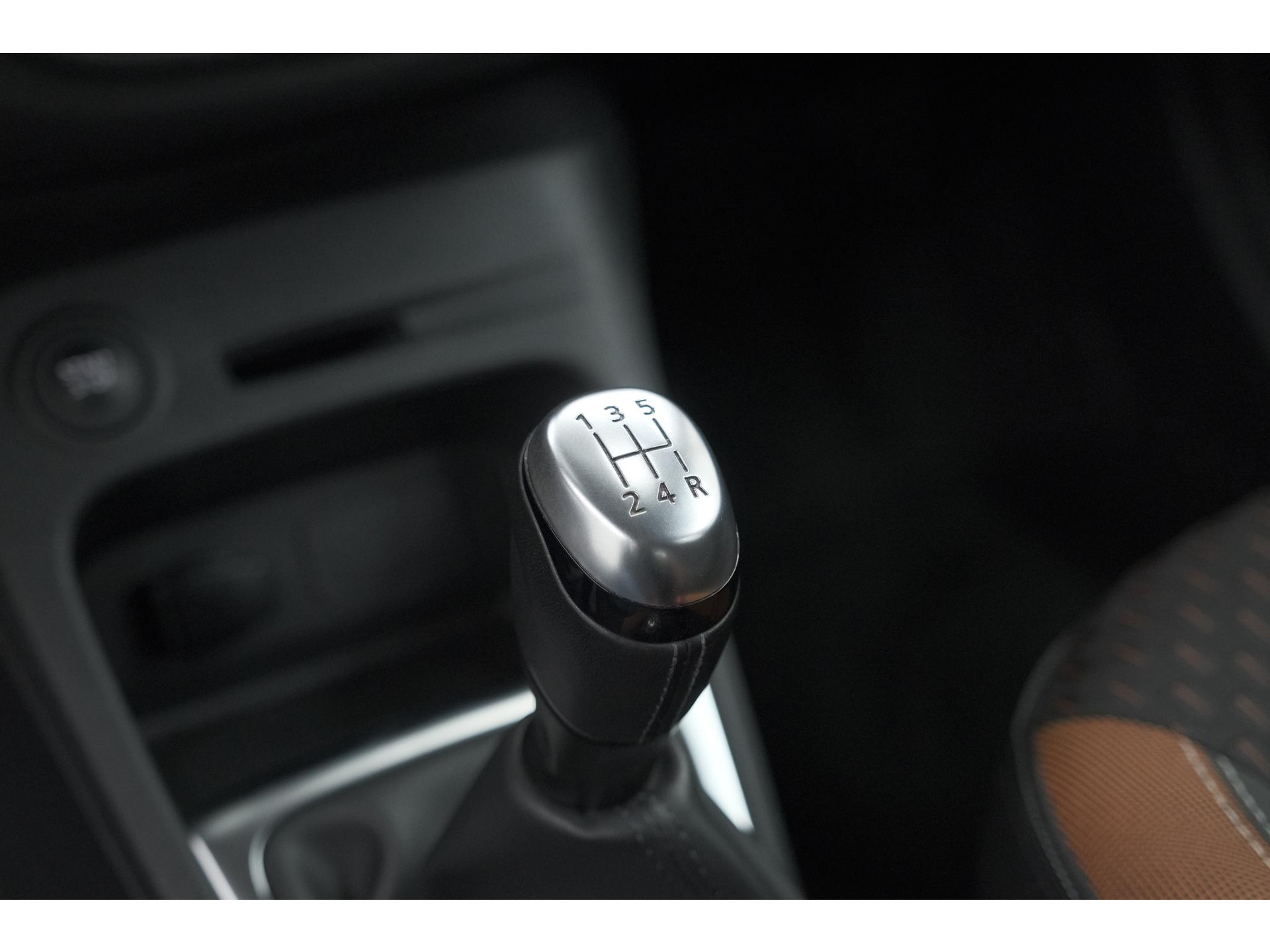 Renault Captur TCe 90 Intens | Trekhaak | AllSeason banden | Navigatie | Parkeersensoren