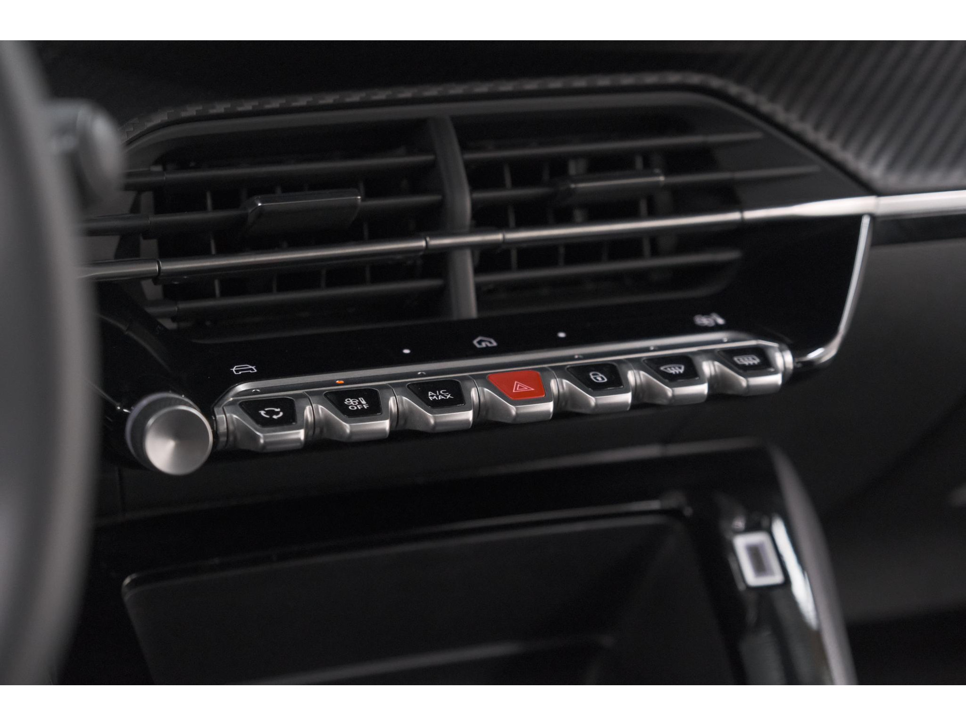 Peugeot 208 1.2 Hybrid 110 e-DCS6 Style | Parkeersensoren | Apple Carplay | Cruise Control | Airco