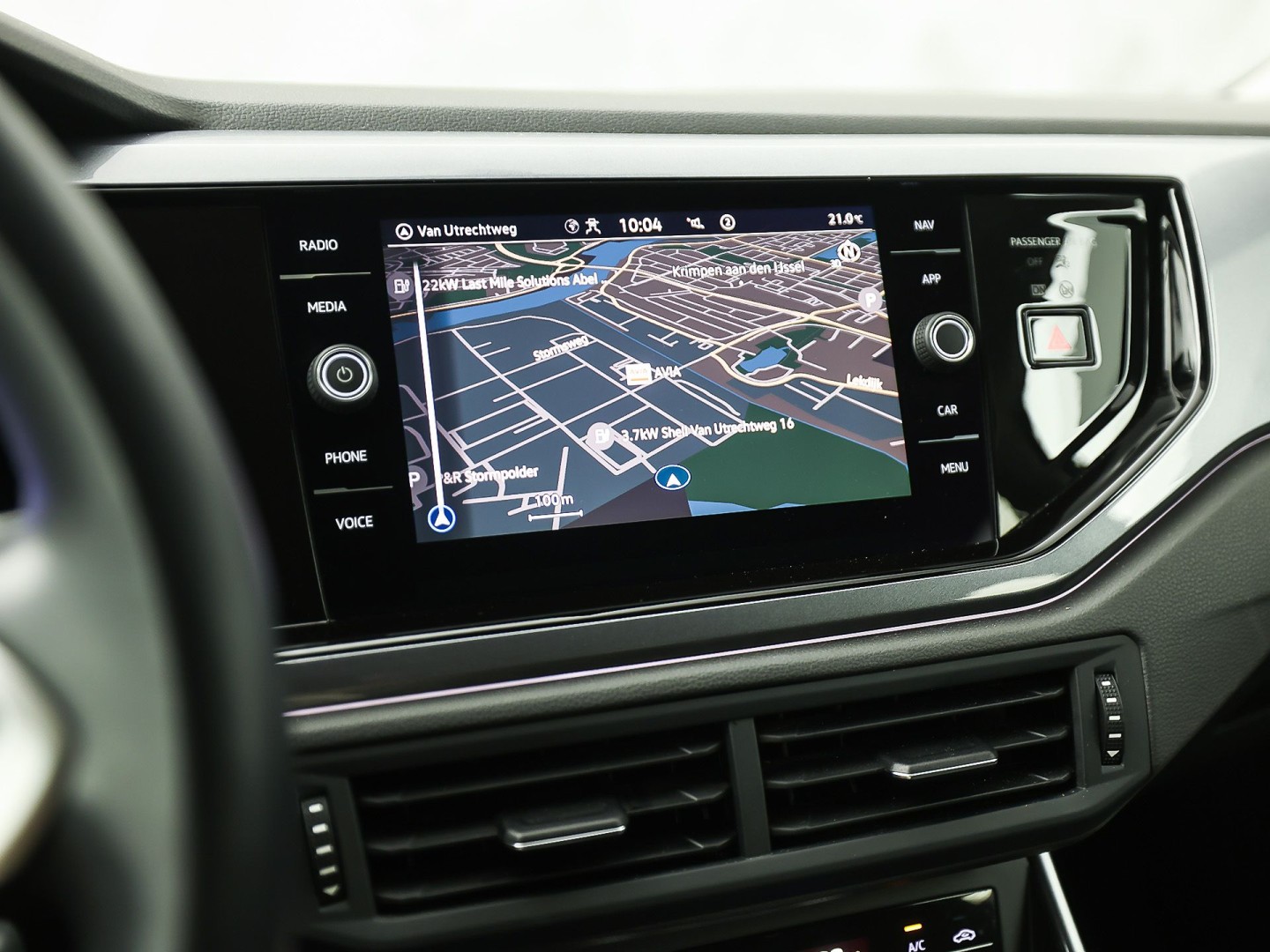 Volkswagen Polo 1.0 TSI Sport Automaat (VIRTUAL COCKPIT, APPLE CARPLAY, GROOT NAVI, CLIMATE, SPORTSTOELEN, LED KOPLAMPEN, GETINT GLAS, PARKEERSENSOREN, NIEUWSTAAT)