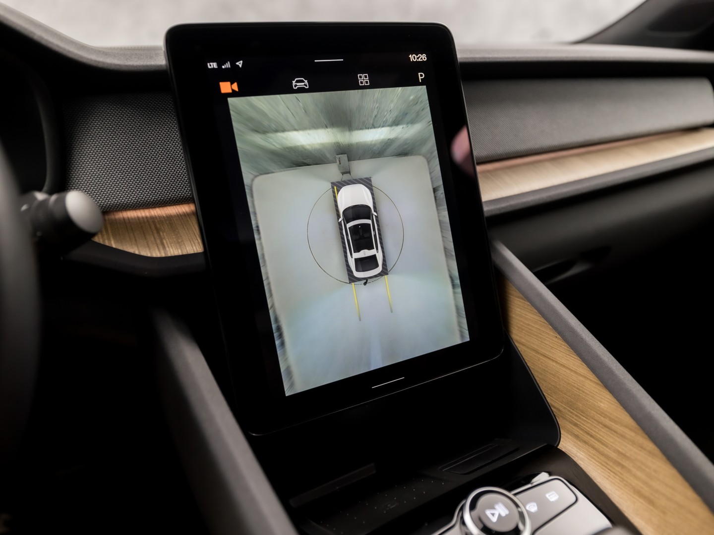 Polestar 2 Long Range Dual Motor Launch Edition 78kWh 408Pk Automaat (PANORAMADAK, HARMAN/KARDON, APPLE CARPLAY, 360 CAMERA, STOELVENTILATIE, MEMORY SEATS, GETINT GLAS, TREKHAAK, ELEK ACHTERKLEP, NIEUWSTAAT)