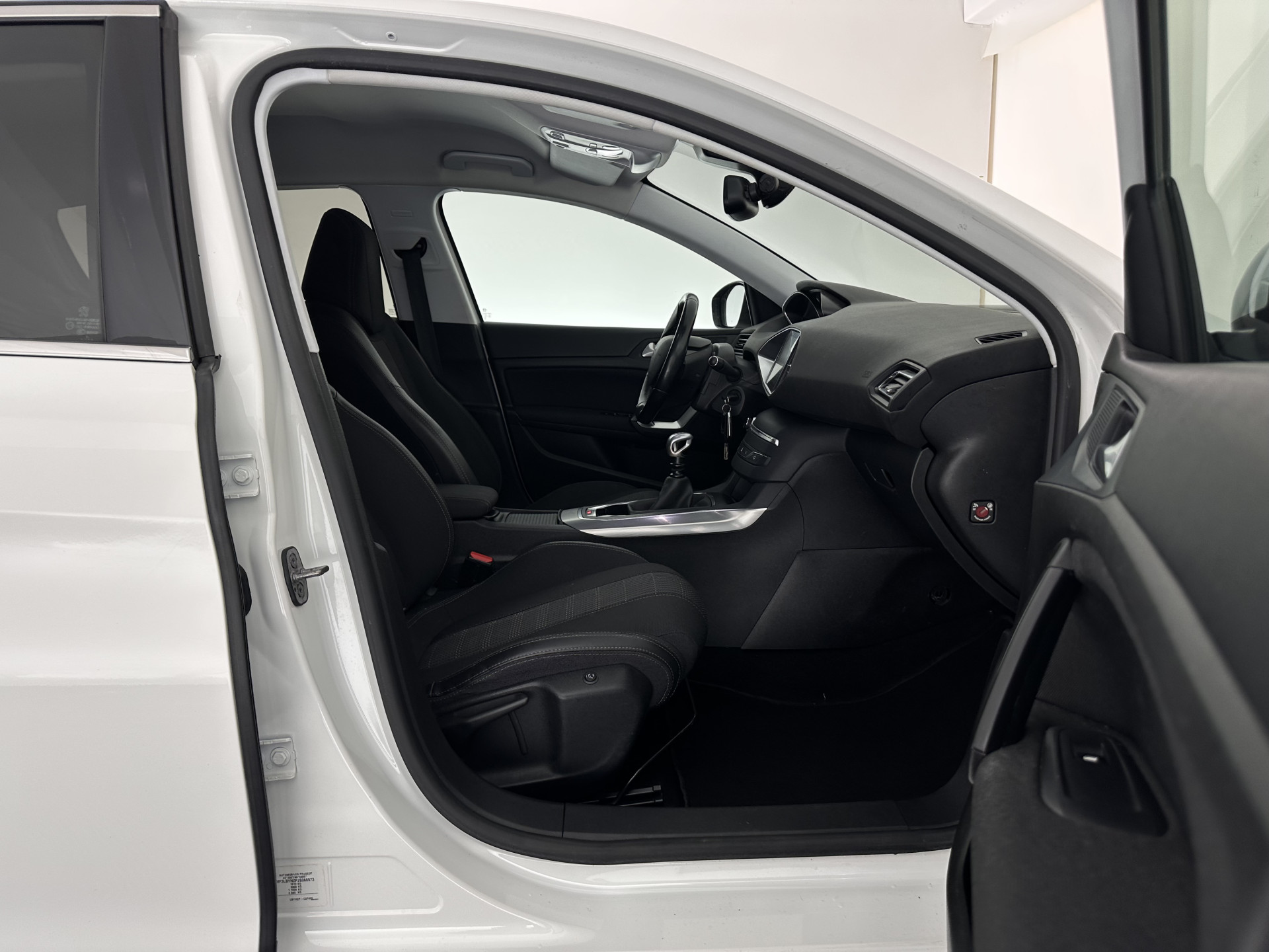 Peugeot 308 1.5 Blue HDi Allure *FULL-LED | HEATED-SPORTSEATS | NAVI-FULLMAP | DAB | ECC | PDC | CRUISE | PRIVACYGLASS | 16''ALU*