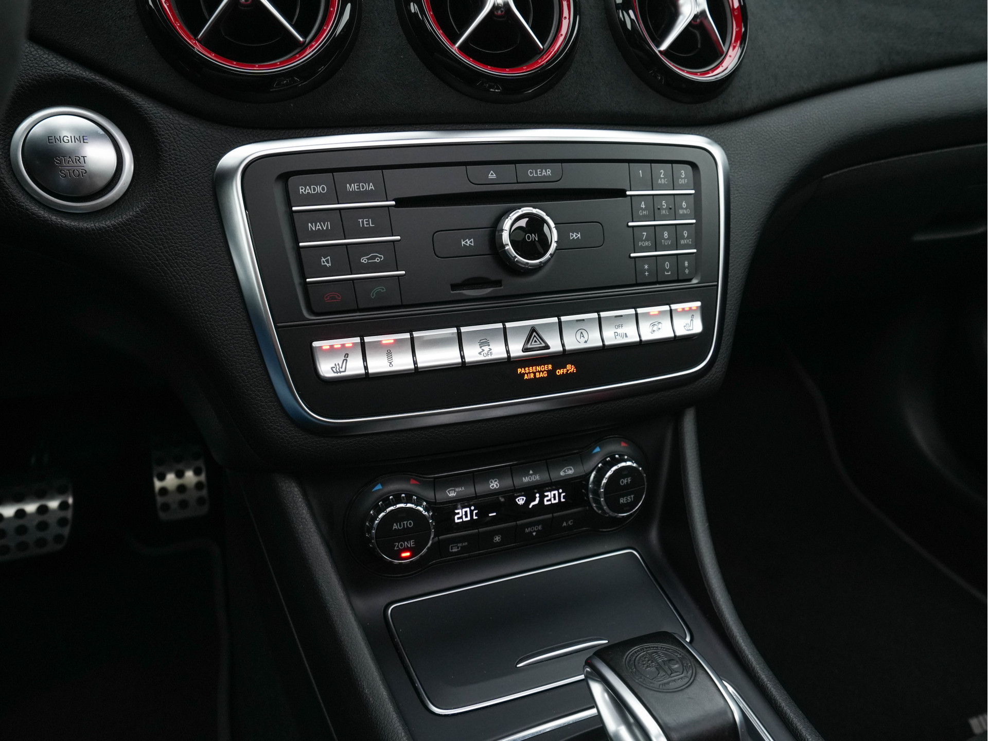 Mercedes-Benz CLA-klasse AMG 45 4MATIC Ambition Aut. *PANO | AMG-AERO-PACK | RECARO-SPORTSEATS | MICROFIBRE | FULL-LED | MEMORY-PACK | HARMAN/KARDON-SURROUD | KEYLESS | HEATED-SEATS | NAVI-FULLMAP | SHIFT-PADDLES | 19''ALU*