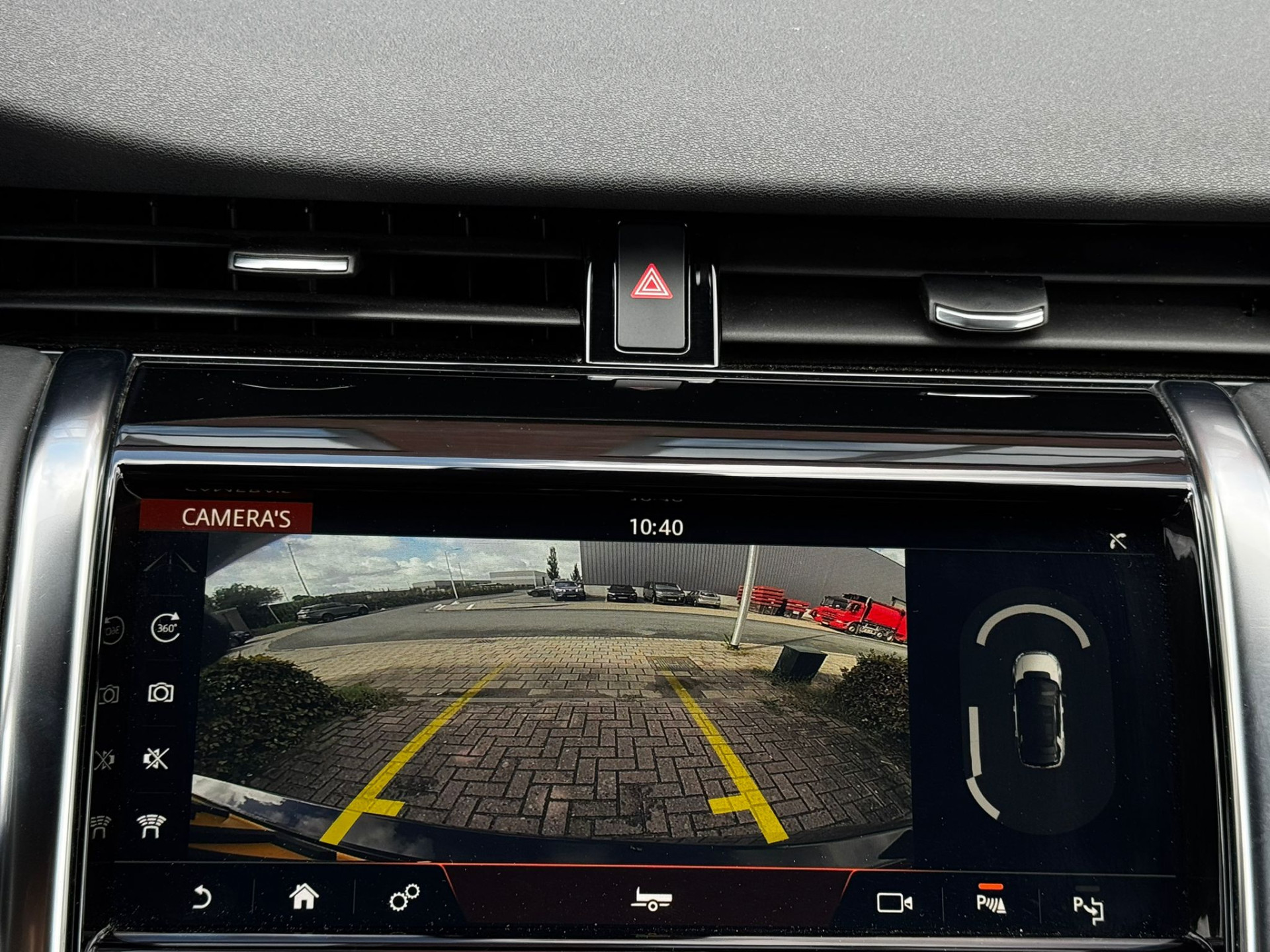 Land Rover Discovery Sport P300e 309PK R-Dynamic HSE Pano Head-UP 360 Camera