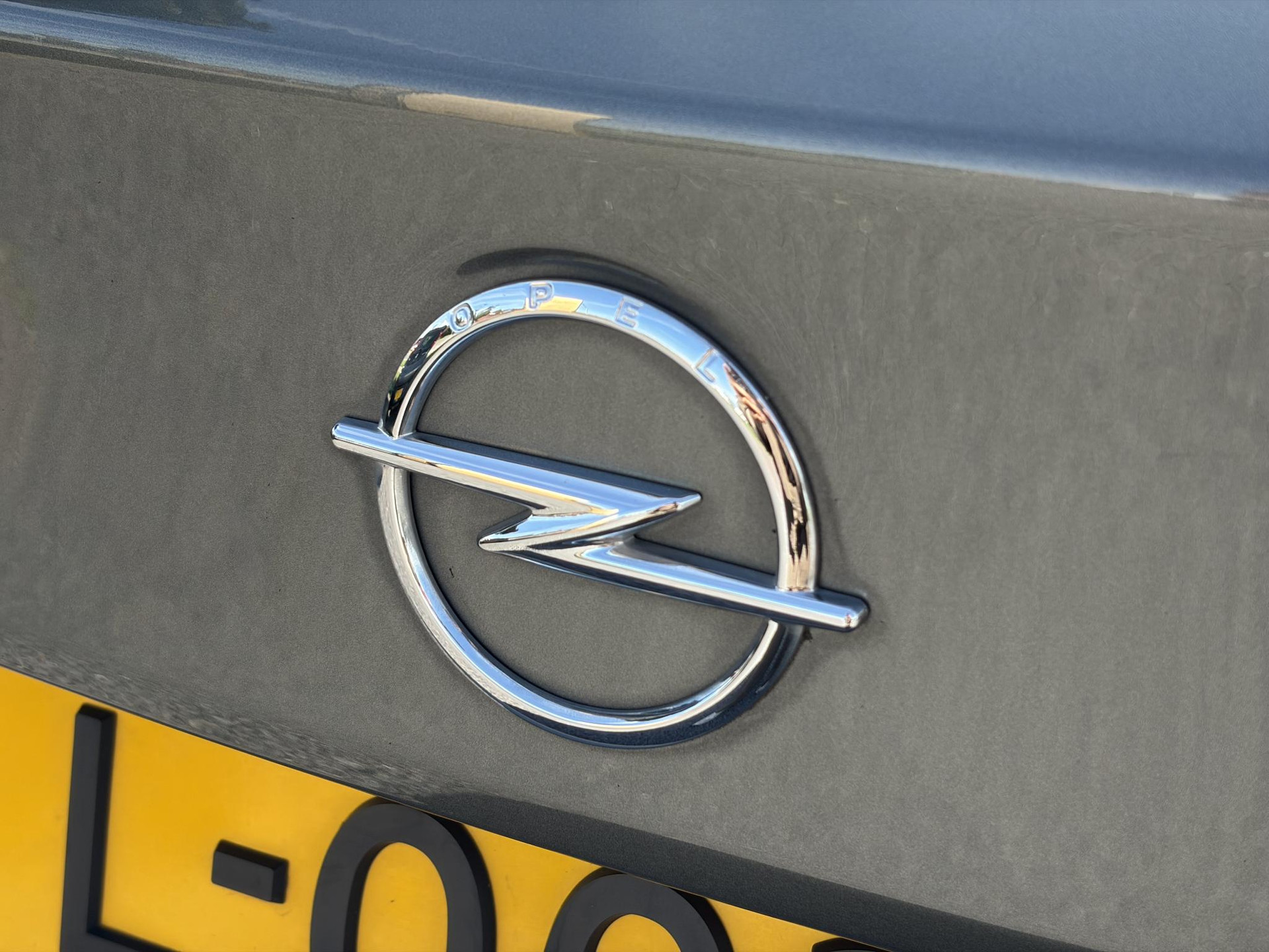 Opel Astra Sports Tourer 1.2 Business Elegance ✓1e Eigenaar✓110pk✓Carplay✓Camera✓Navi✓Clima✓Cruise✓Halfleder✓Comfortstoel✓Pdc V+A✓6 Bak✓Dealer Onderhouden✓Keyless✓Lm velgen✓N.A.P✓Apk tot 06-2027