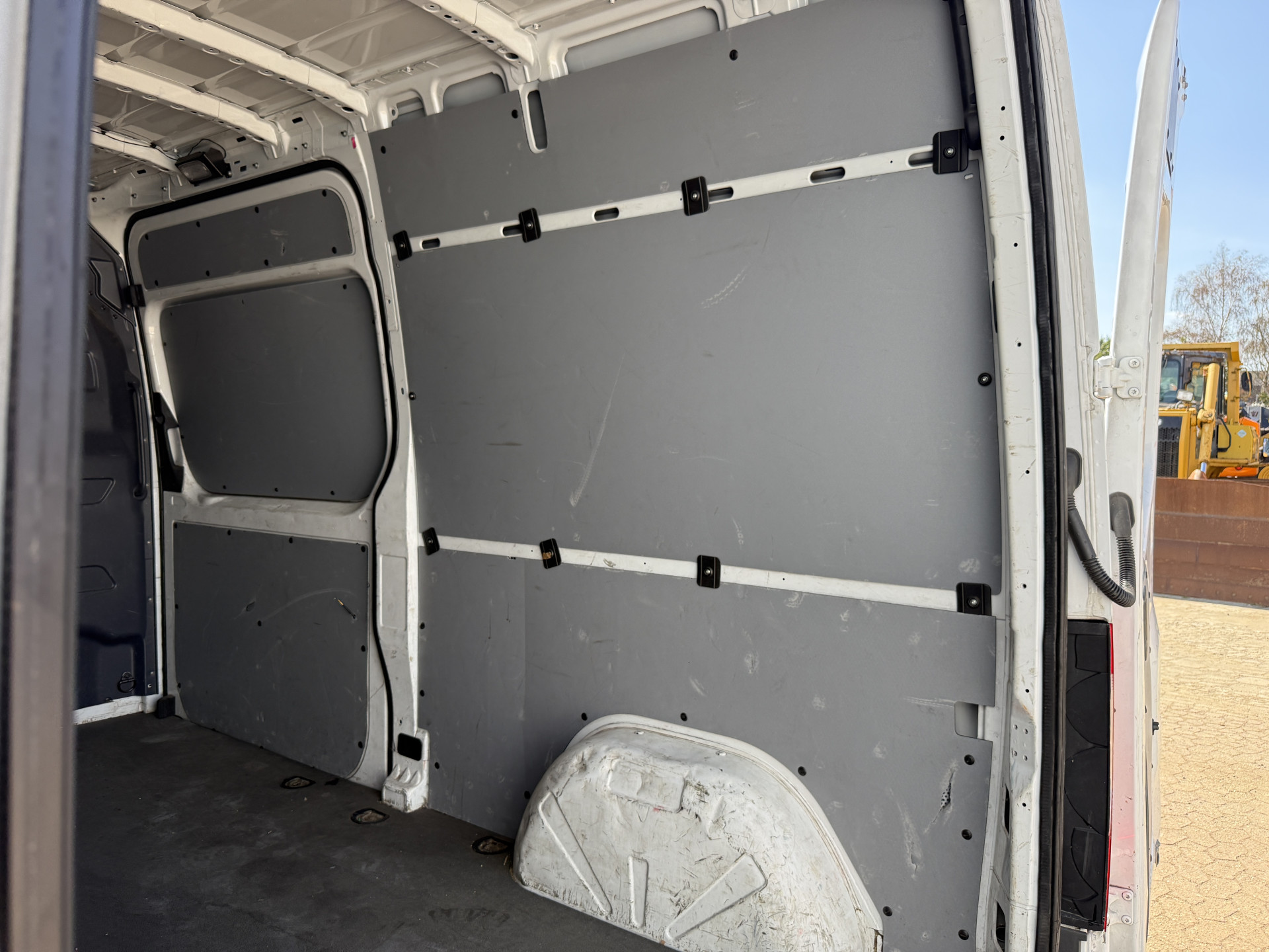 Mercedes-Benz eSprinter 312 55kWh L2H2 Elektrisch 168km WLTP 80kw Snelladen Climate Control