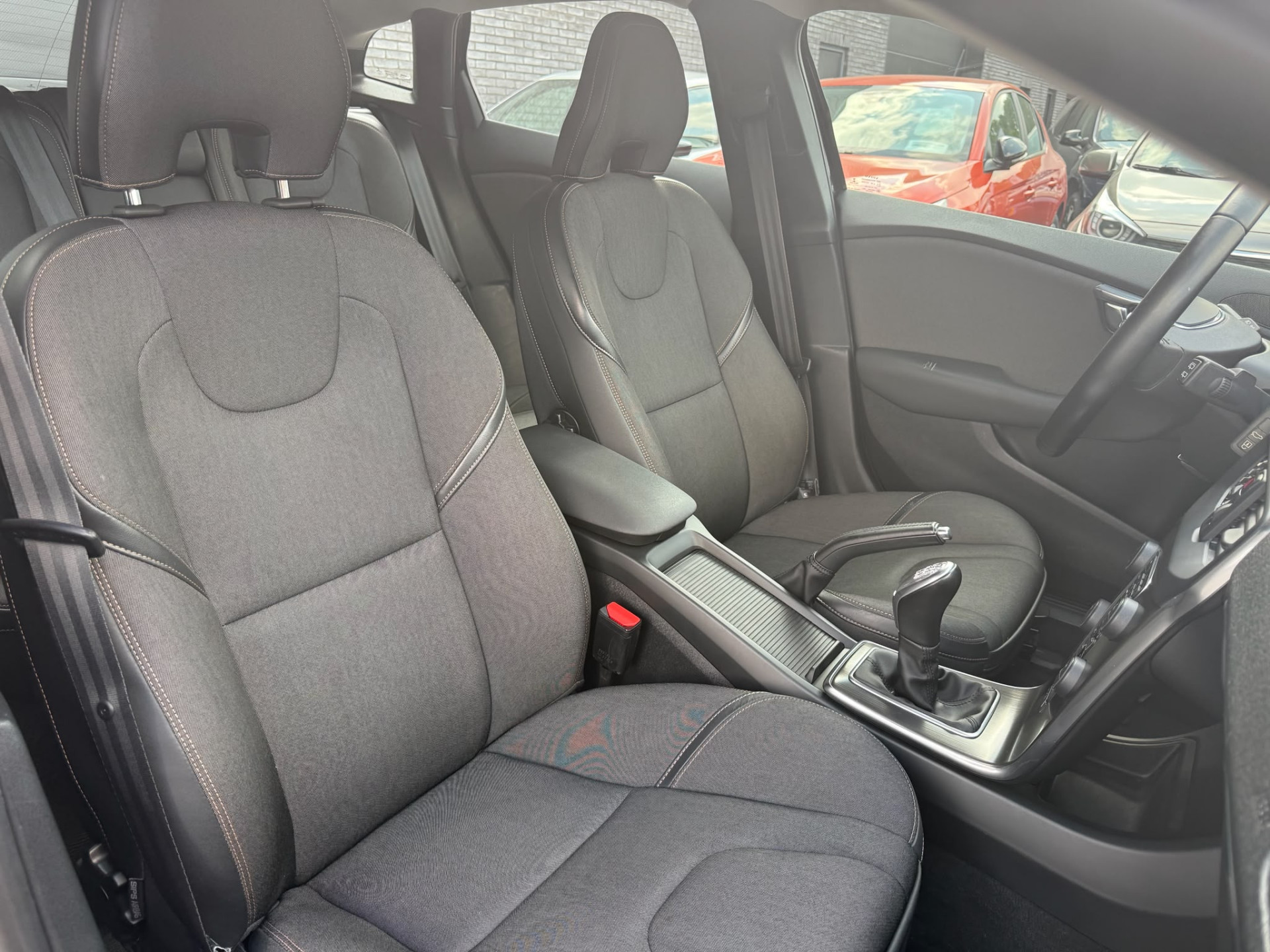 Volvo V40 Cross Country 1.6 T4 Momentum | 2E EIGENAAR | 3/6 OF 12 MND GARANTIE | NAVI | CRUISE |TREKHAAK | DEALER ONDERHOUDEN |