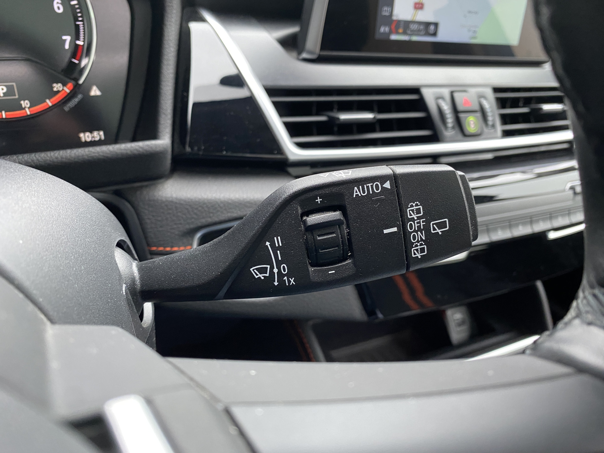 BMW 2-serie Active Tourer 220i High Executive Edition 192 pk M-sport AUT. | dealer onderhouden | navigatie | trekhaak | panoramadak