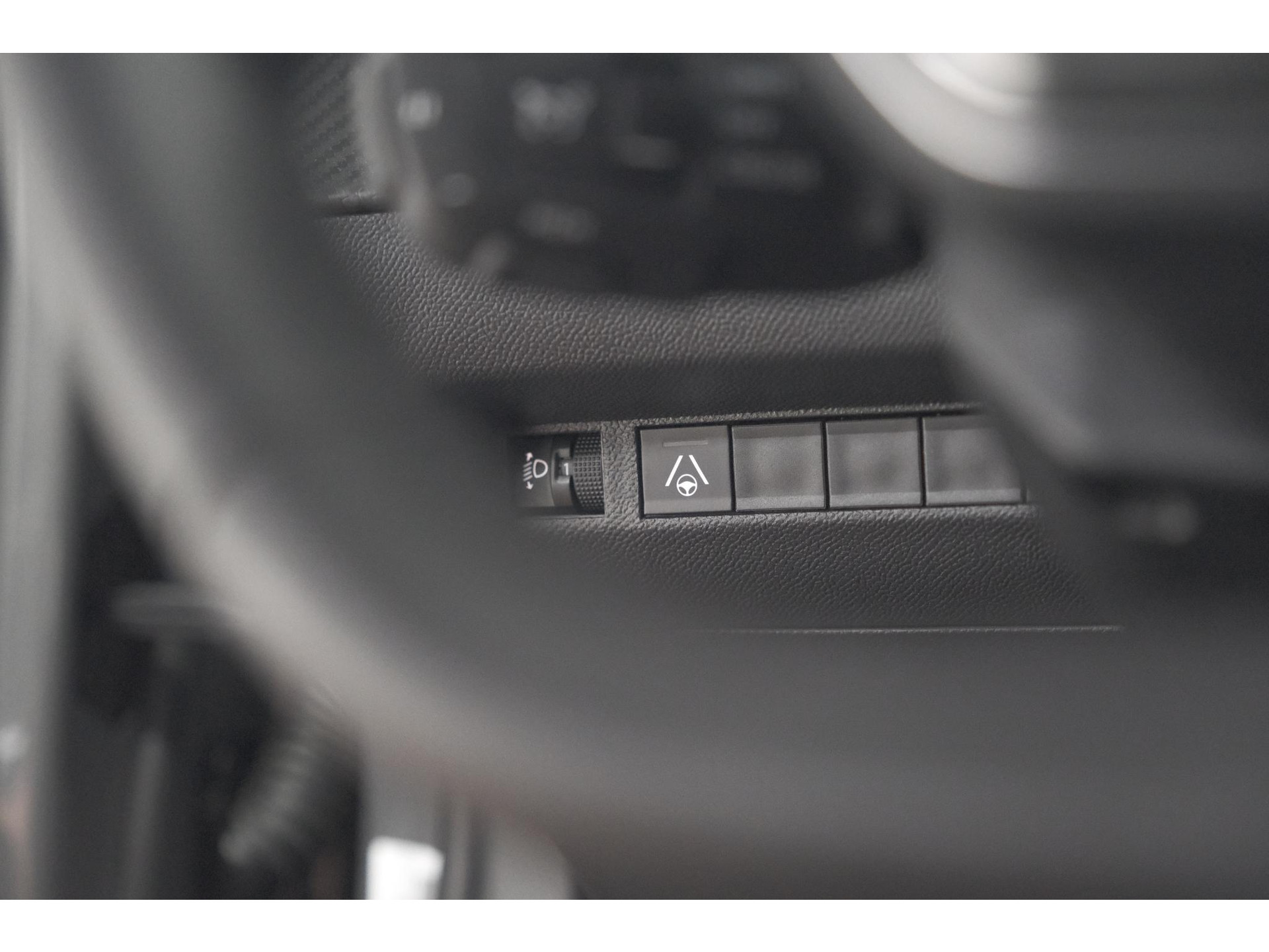 Peugeot 2008 PureTech 130 EAT8 Allure | 360 Camera | Adaptieve Cruise Control | Navigatie