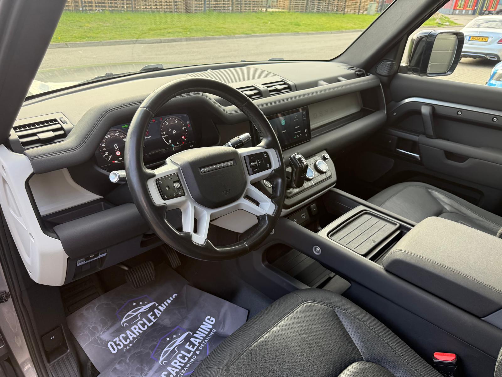 Land Rover Defender 2.0 D240 110 S | 3/6/12MND GARANTIE | GRIJSKENTEKEN| PANO | CRUISE | LED | CARPLAY | DAB | NAVI | LMV |