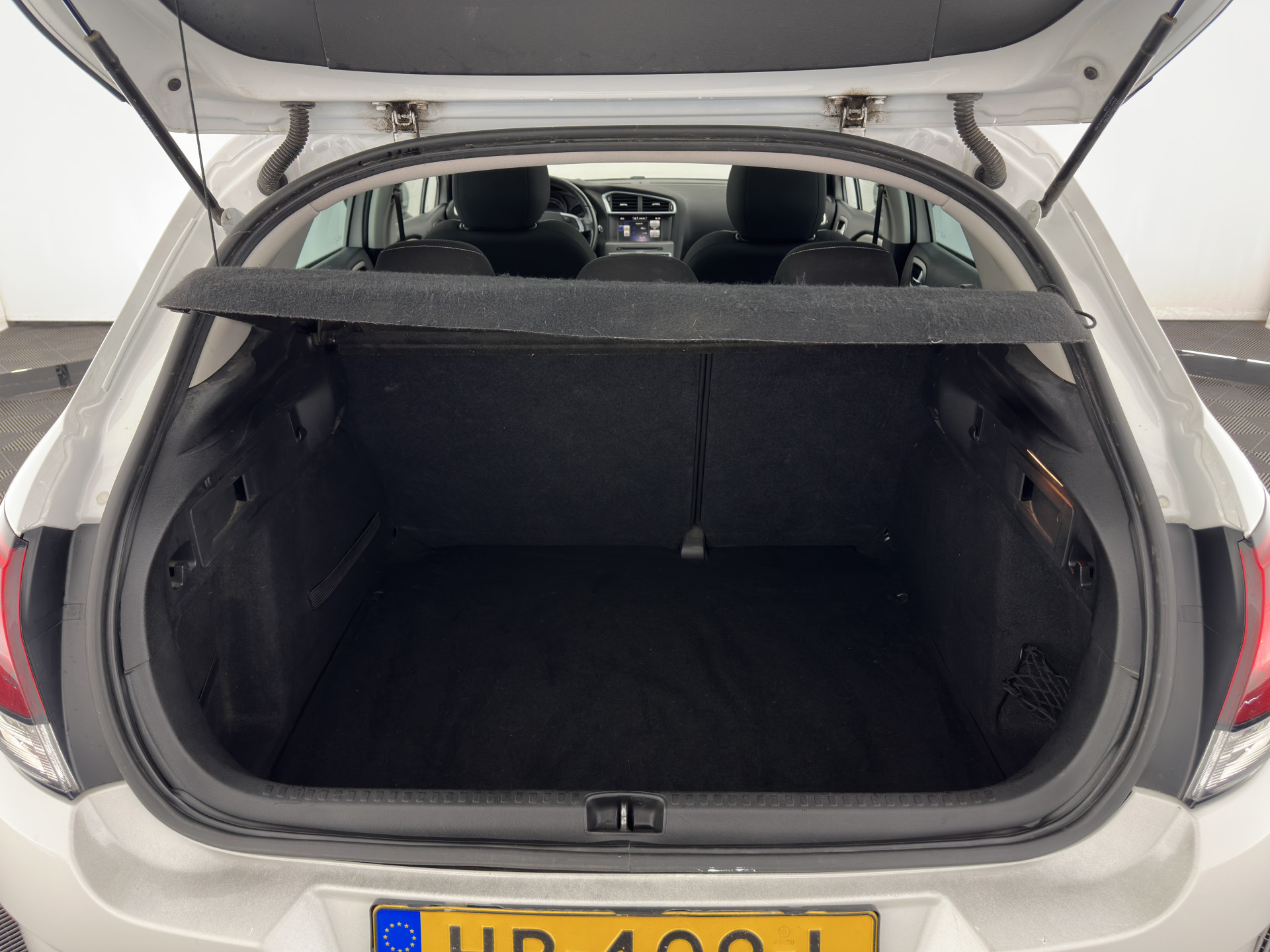 Citroën C4 1.6 BlueHDi Feel *PANO | SPORT-SEATS | PDC | PRIVACY-GLASS | ECC | CRUISE | TOWBAR*
