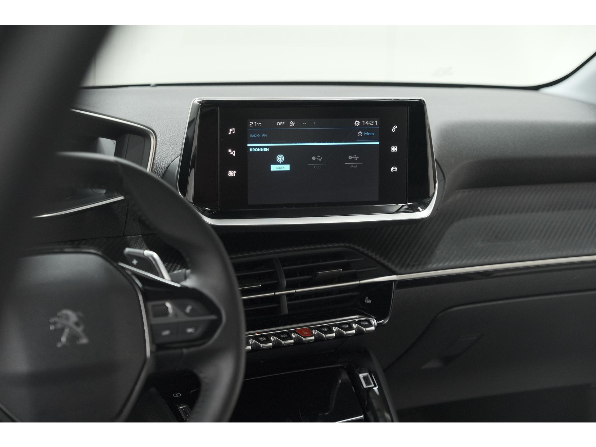 Peugeot 208 PureTech 100 EAT8 Allure Pack | Camera | Apple Carplay | Parkeersensoren | Stoelverwarming