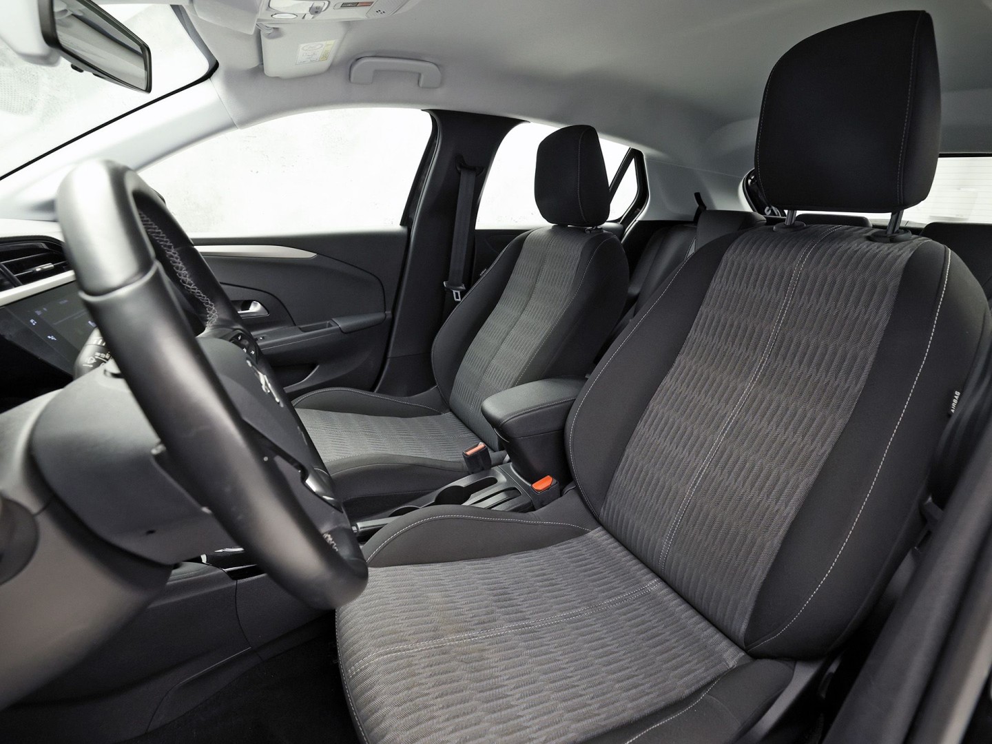 Opel Corsa 1.2 Sport (APPLE CARPLAY, GROOT NAVI, 360 CAMERA, CRUISE, PARKEERSENSOREN, LEDER STUURWIEL, SPORTSTOELEN, LM VELGEN, NIEUWSTAAT)