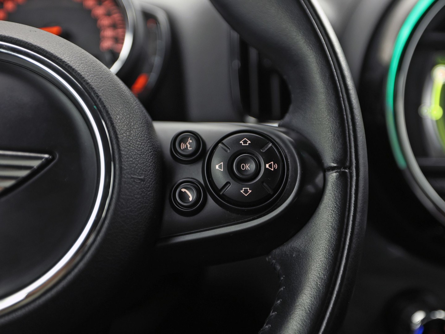 MINI Countryman 1.5 Cooper Chili (NAVIGATIE, CLIMATE, LEDER, PARKEERSENSOREN, SPORTSTOELEN, CRUISE, NIEUWE APK, NIEUWSTAAT)