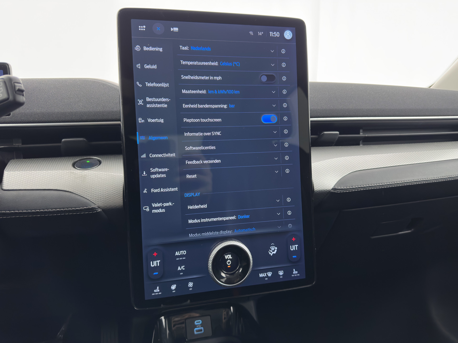 Ford Mustang Mach-E RWD 75 kWh [3-Fase ] {SOH-90%} (INCL-BTW) Aut.*LEATHER | FULL-LED | DAB | DIGI-COCKPIT | KEYLESS | NAVI-FULLMAP | CARPLAY | HEATED-COMFORTSEATS | TOPVIEW |  ADAPTIVE-CRUISE | PRIVACY-GLASS | 18'' ALU*