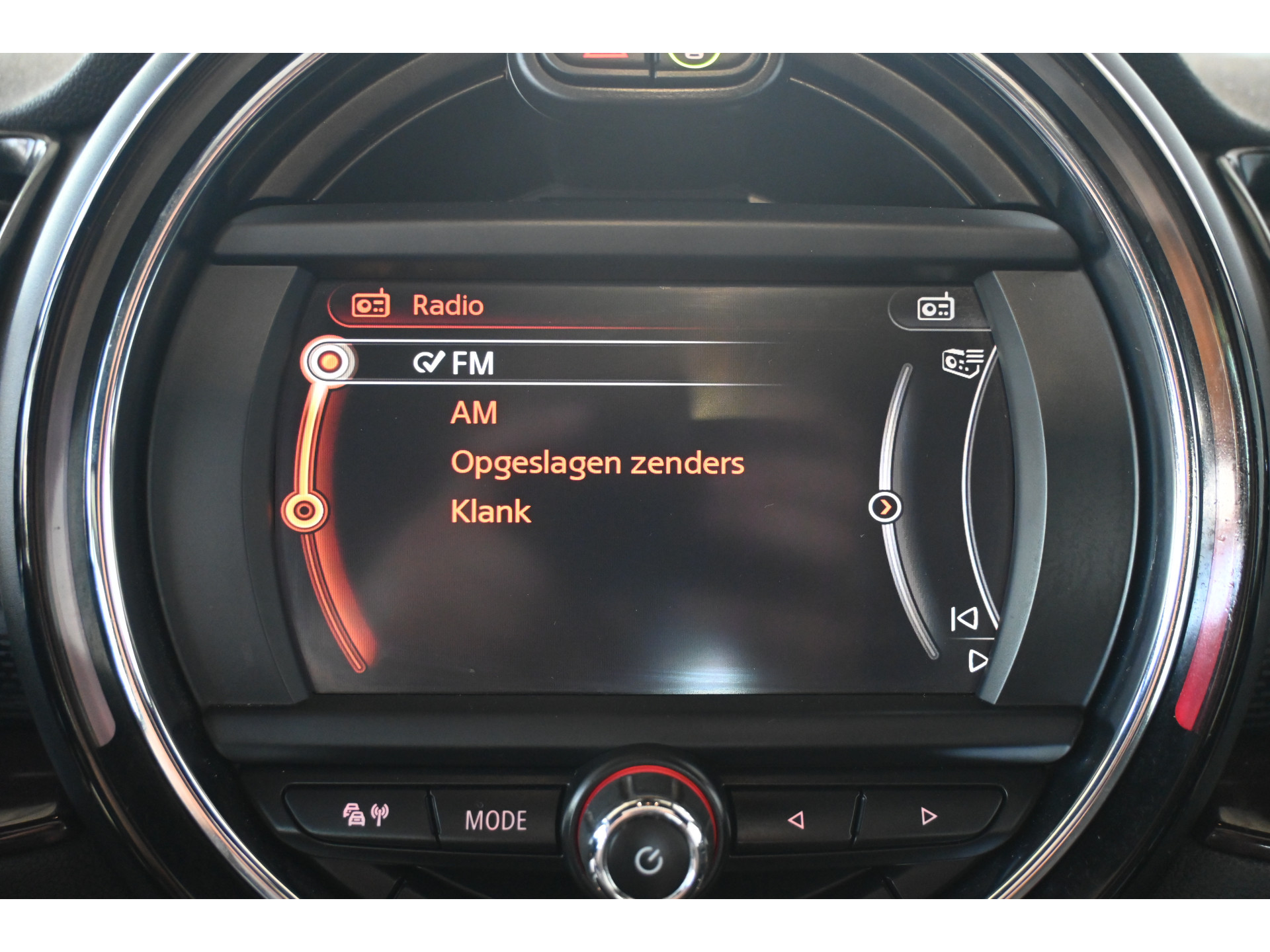 MINI Clubman 1.5 Salt Business Automaat Navigatie Panoramadak Goed Onderhouden! Inruil Mogelijk!
