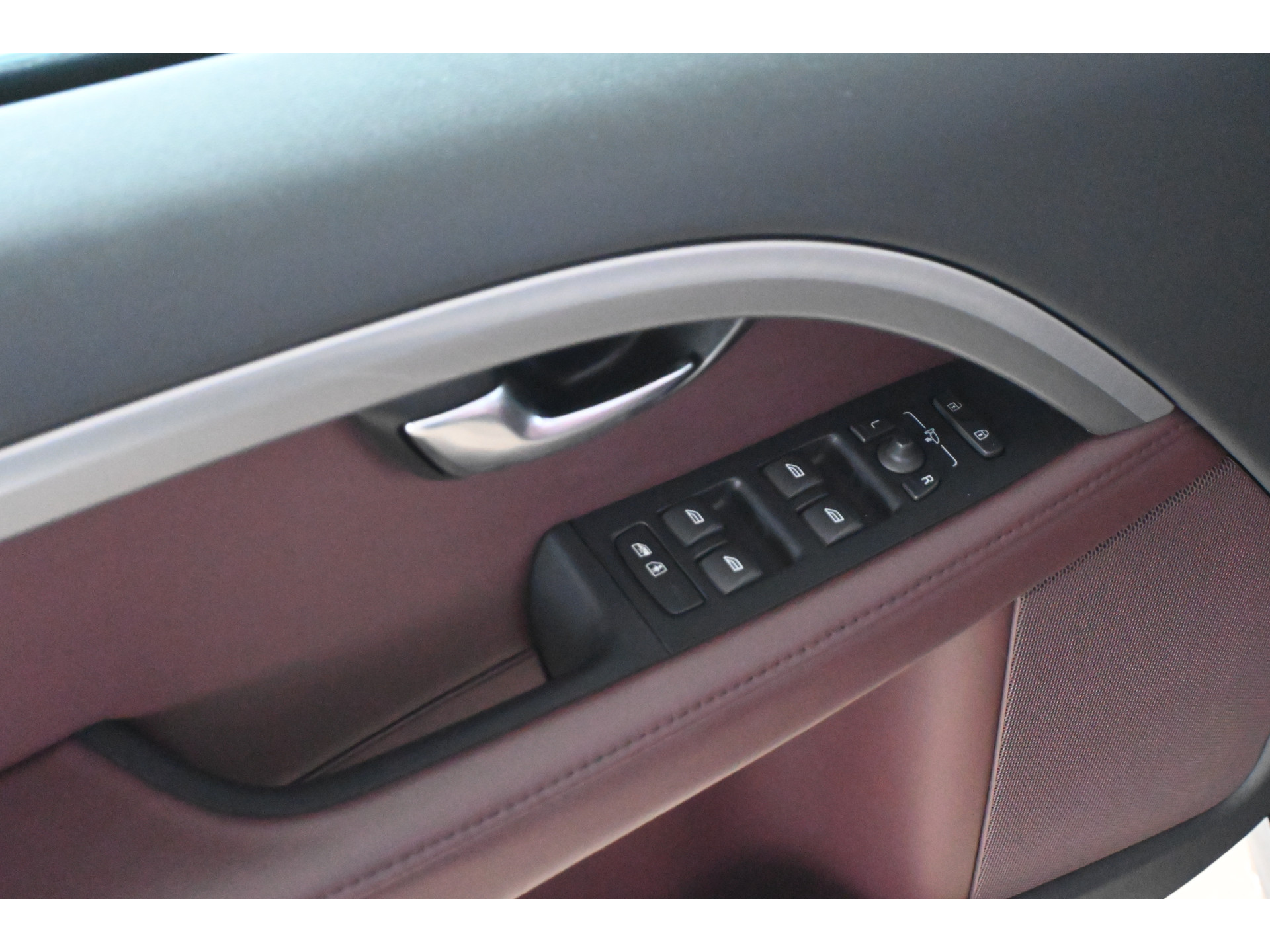 Volvo V70 1.6 T4 Limited Edition Automaat Clima Navigatie Schuif/Kanteldak Goed Onderhouden! Inruil Mogelijk!