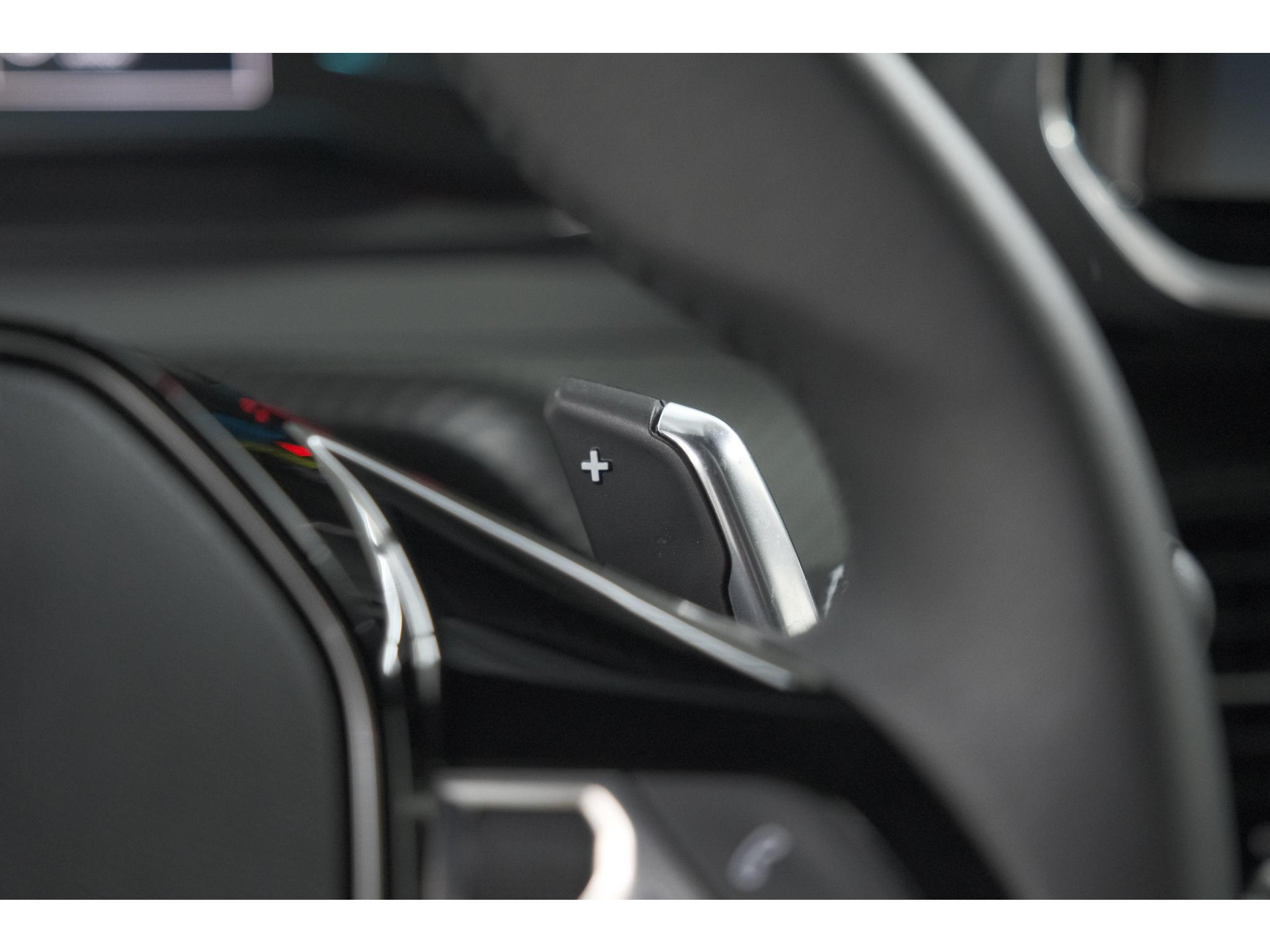 Peugeot 2008 1.2 Hybrid 136 Style | Apple Carplay | Parkeersensoren | Climate Control