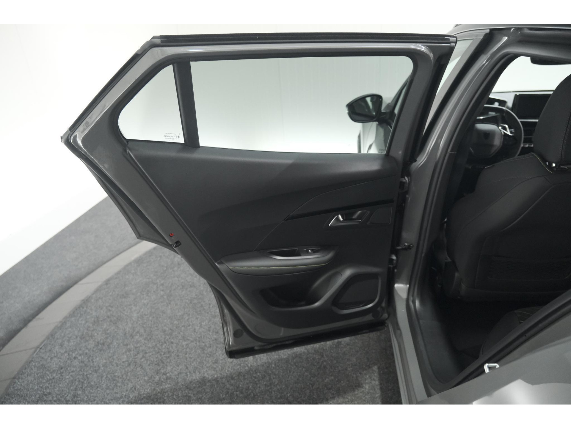 Peugeot 2008 PureTech 130 EAT8 GT | 360 Camera | Stoelmassage | Adaptieve Cruise Control | Dodehoekdetectie