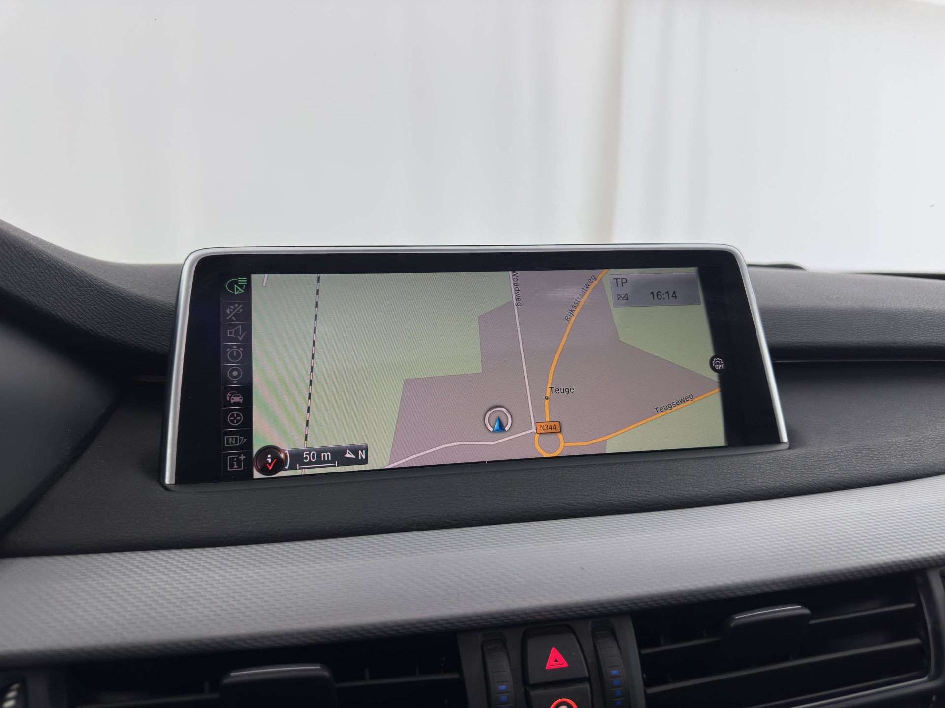 BMW X5 xDrive50i M-Sport High Executive [ 7-pers. ] Aut. *PANO | LUXURY-LEATHER | FULL-LED | HEAD-UP | MEMORY-PACK | DIGI-COCKPIT | KEYLESS | CAMERA | NAVI-FULLMAP | AMBIENT-LIGHT | HEATED-COMFORTSEATS | SHIFT-PADDLES | PRIVACY-GLASS | TOWBAR