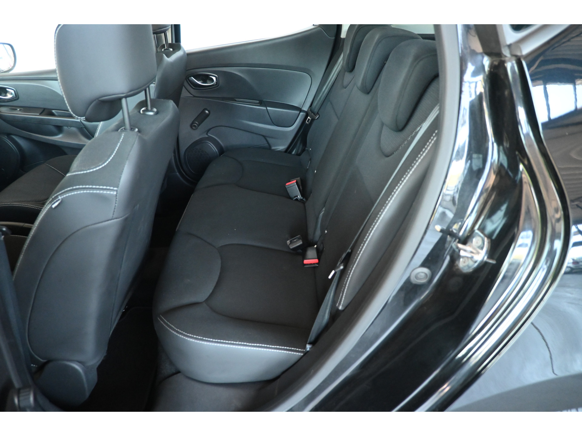 Renault Clio 1.2 Dynamique Automaat Airco Navigatie Cruise Control Goed Onderhouden! Inruil Mogelijk!