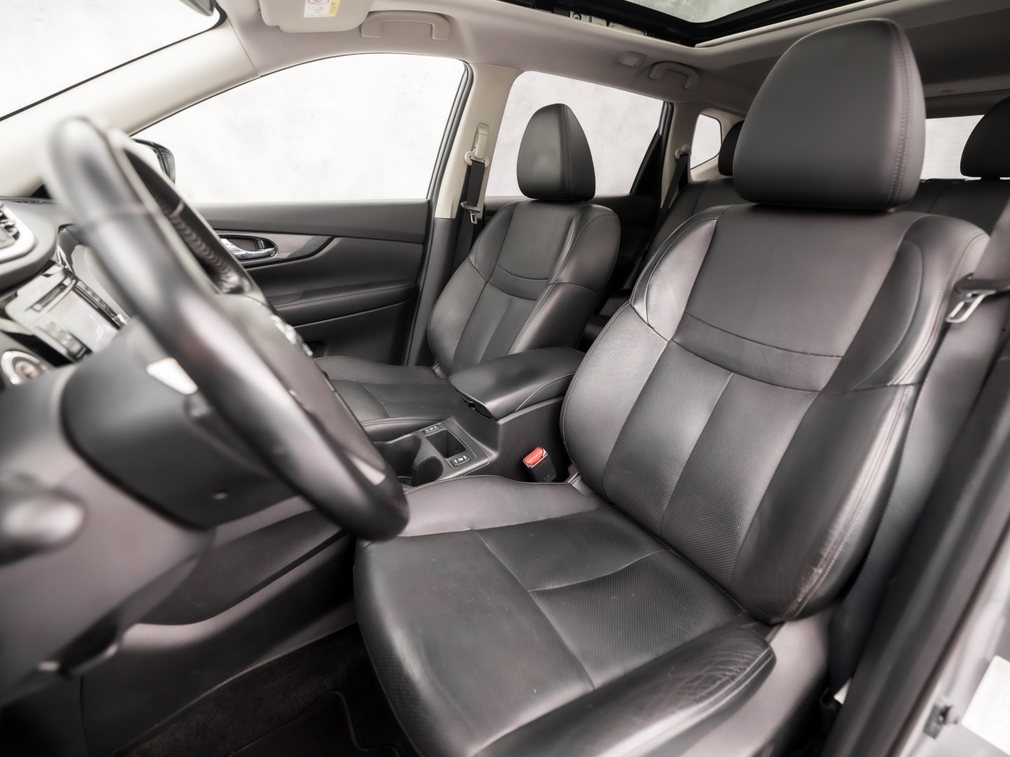 Nissan X-Trail 1.6 DIG-T Tekna 7 Persoons 163Pk (PANORAMADAK, TREKHAAK, NAVIGATIE, 360 CAMERA, LEDER, STOELVERWARMING, SPORTSTOELEN, GETINT GLAS, CRUISE, NIEUWSTAAT)