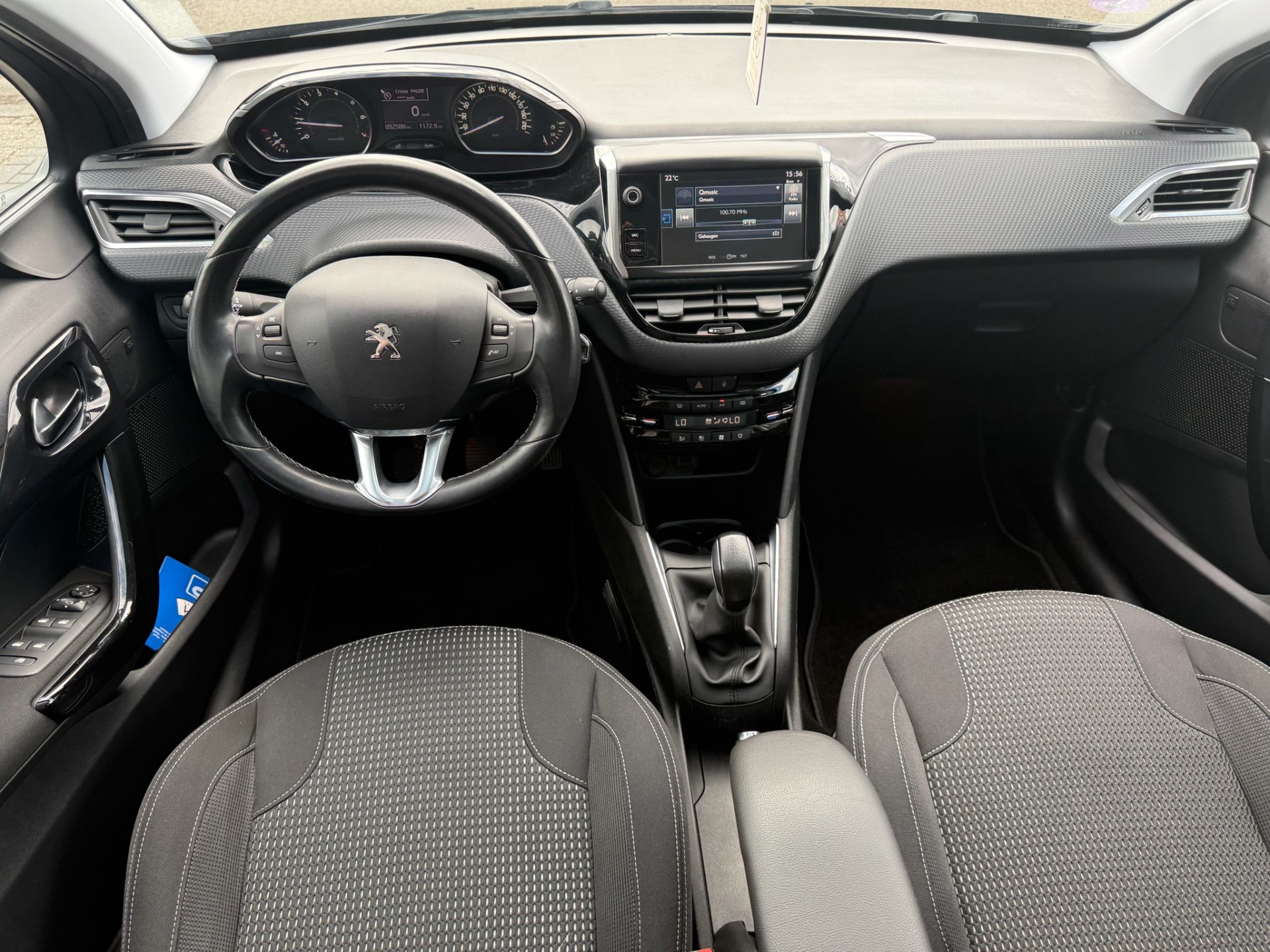 Peugeot 208 1.2 110PK Allure | 2E EIGENAAR | 3/6/12MND GARANTIE | PANO | DAB | CARPLAY | NAVI | CRUISE | JBL | AIRCO | TREKHAAK | MAT |