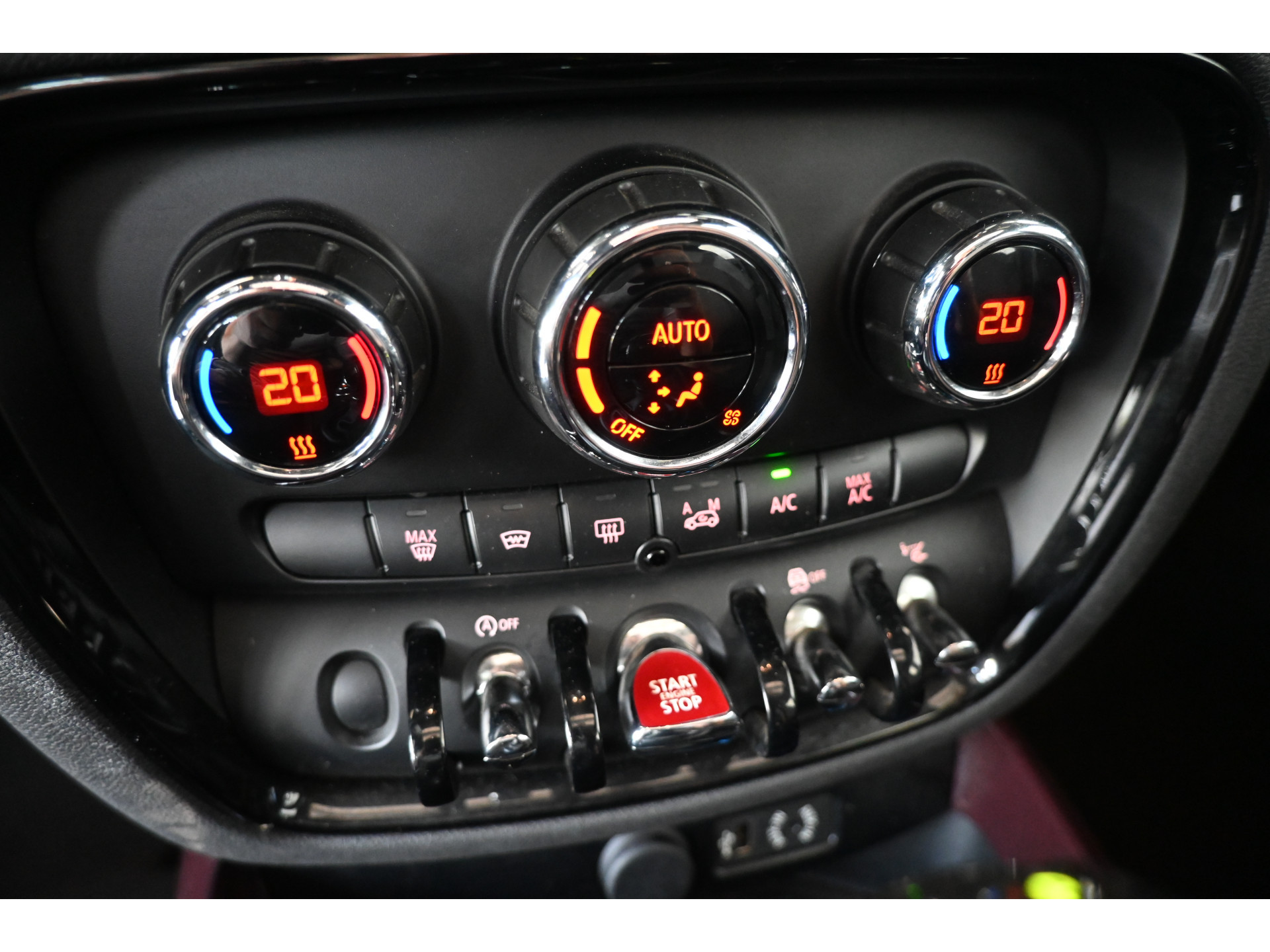 MINI Clubman 1.5 Salt Business Automaat Navigatie Panoramadak Goed Onderhouden! Inruil Mogelijk!