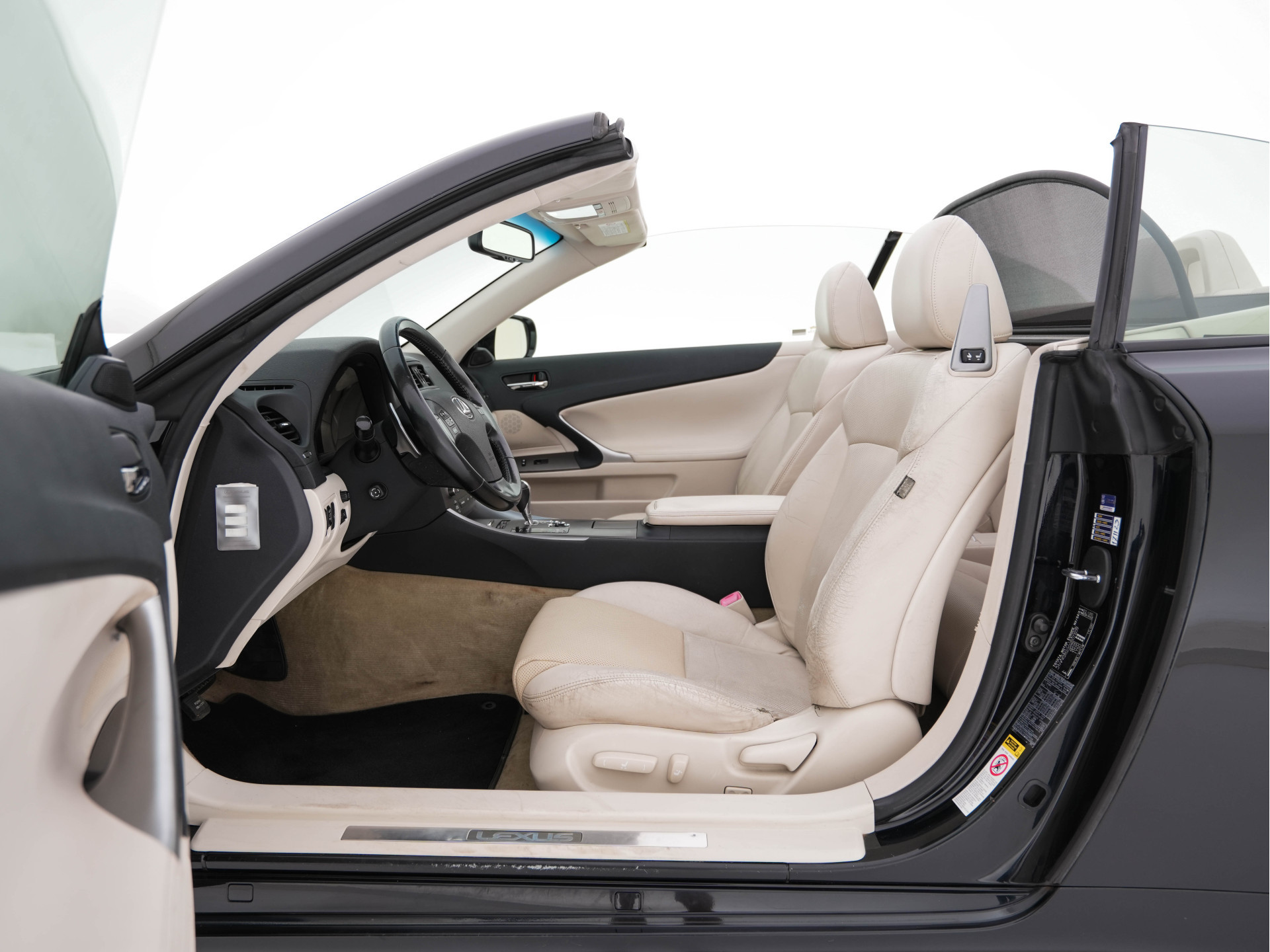 Lexus IS Cabriolet 250C Luxury Aut. * LEATHER | NAVI-FULLMAP | KEYLESS | PDC | SHIFT-PADDLES | CRUISE | ECC | HEATED-SEATS | CAMERA | AIRSCARF | 18''ALU *