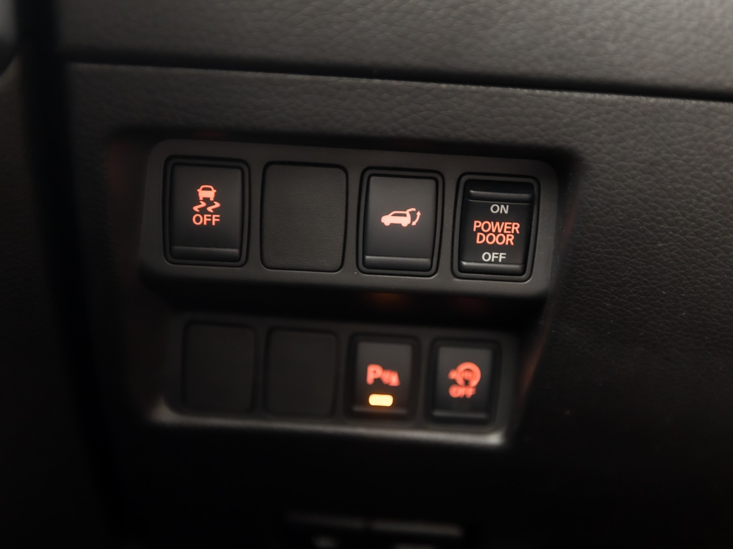Nissan X-Trail 1.6 DIG-T Tekna 7 Persoons 163Pk (PANORAMADAK, TREKHAAK, NAVIGATIE, 360 CAMERA, LEDER, STOELVERWARMING, SPORTSTOELEN, GETINT GLAS, CRUISE, NIEUWSTAAT)