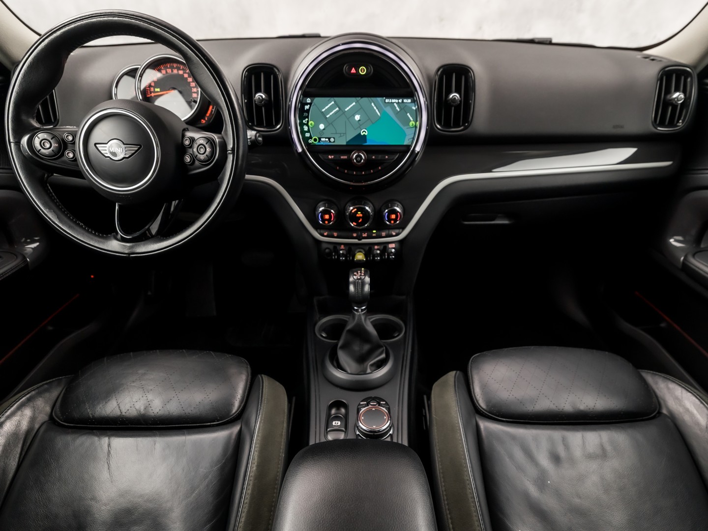 MINI Countryman 1.5 Cooper SE ALL4 Chili 225Pk Automaat (APPLE CARPLAY, GROOT NAVI, LEDER, STOELVERWARMING, SPORTSTOELEN, GETINT GLAS, ADAPTIVE CRUISE, NIEUWSTAAT)